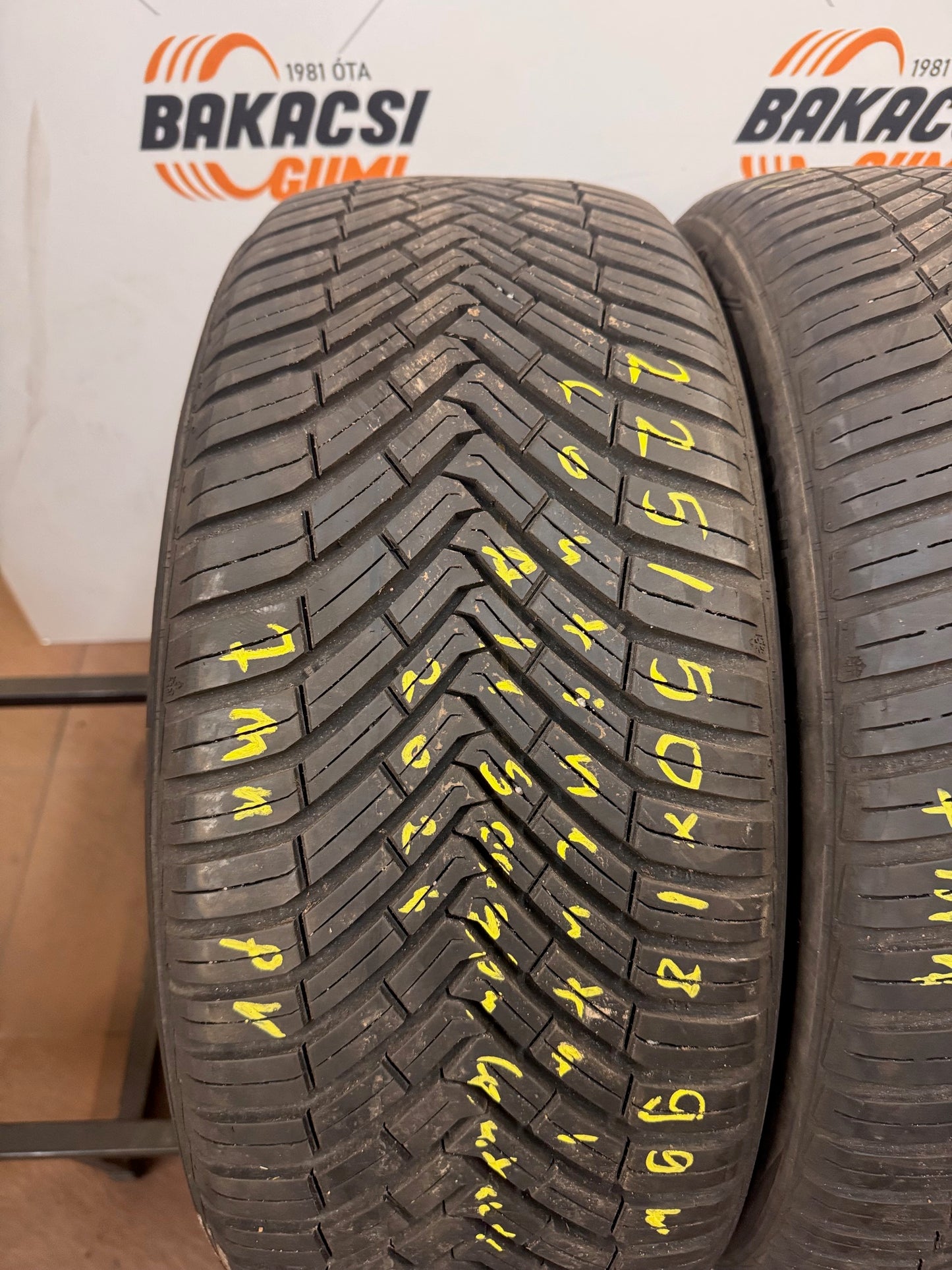 225/50R18 Continental 4évszakos gumi eladó