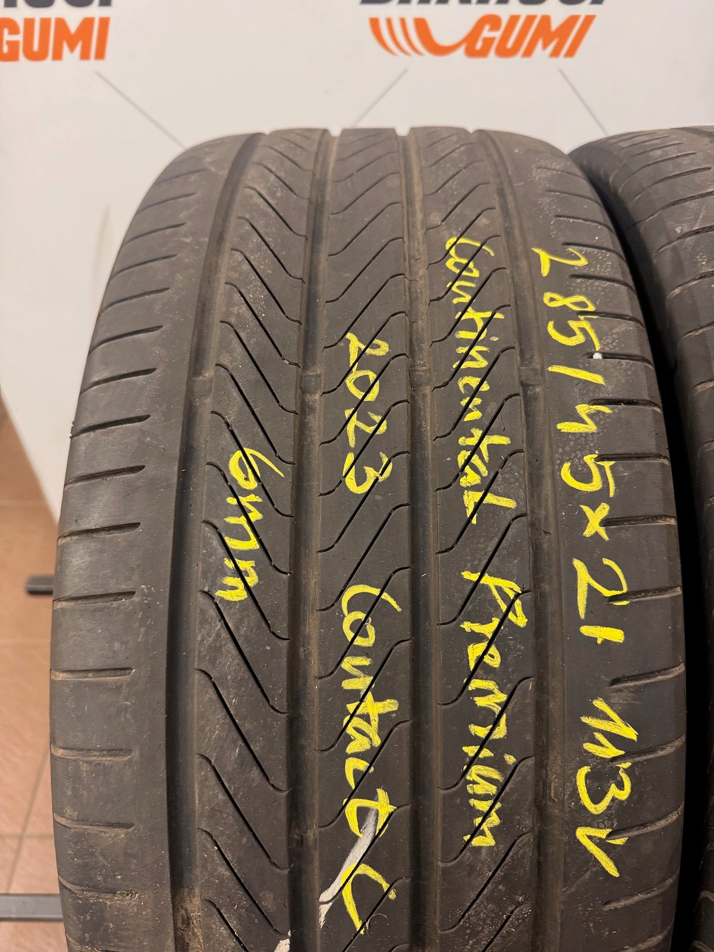 285/45R21 Continental nyári gumi eladó