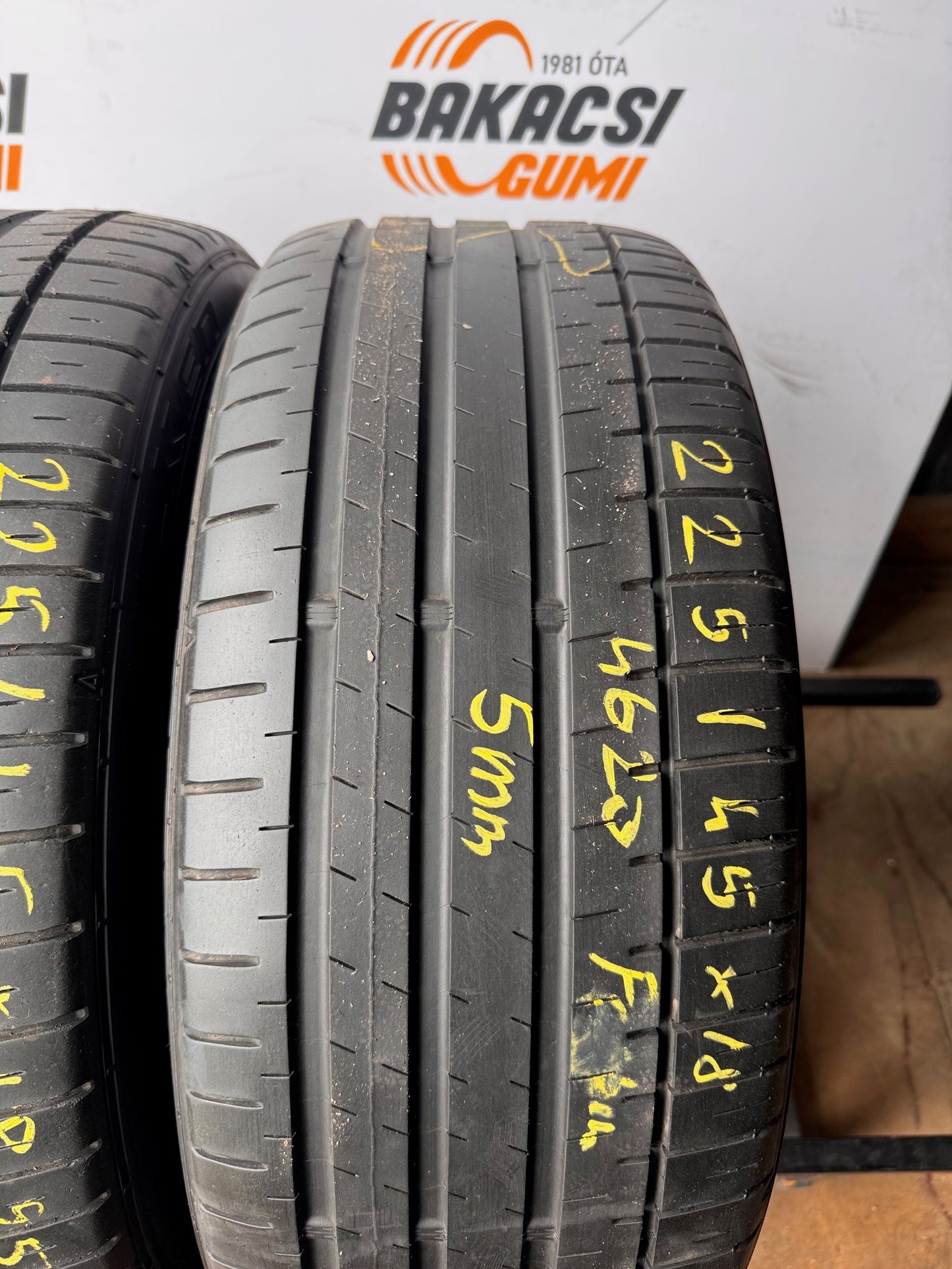 225/45R18 Falken nyári gumi