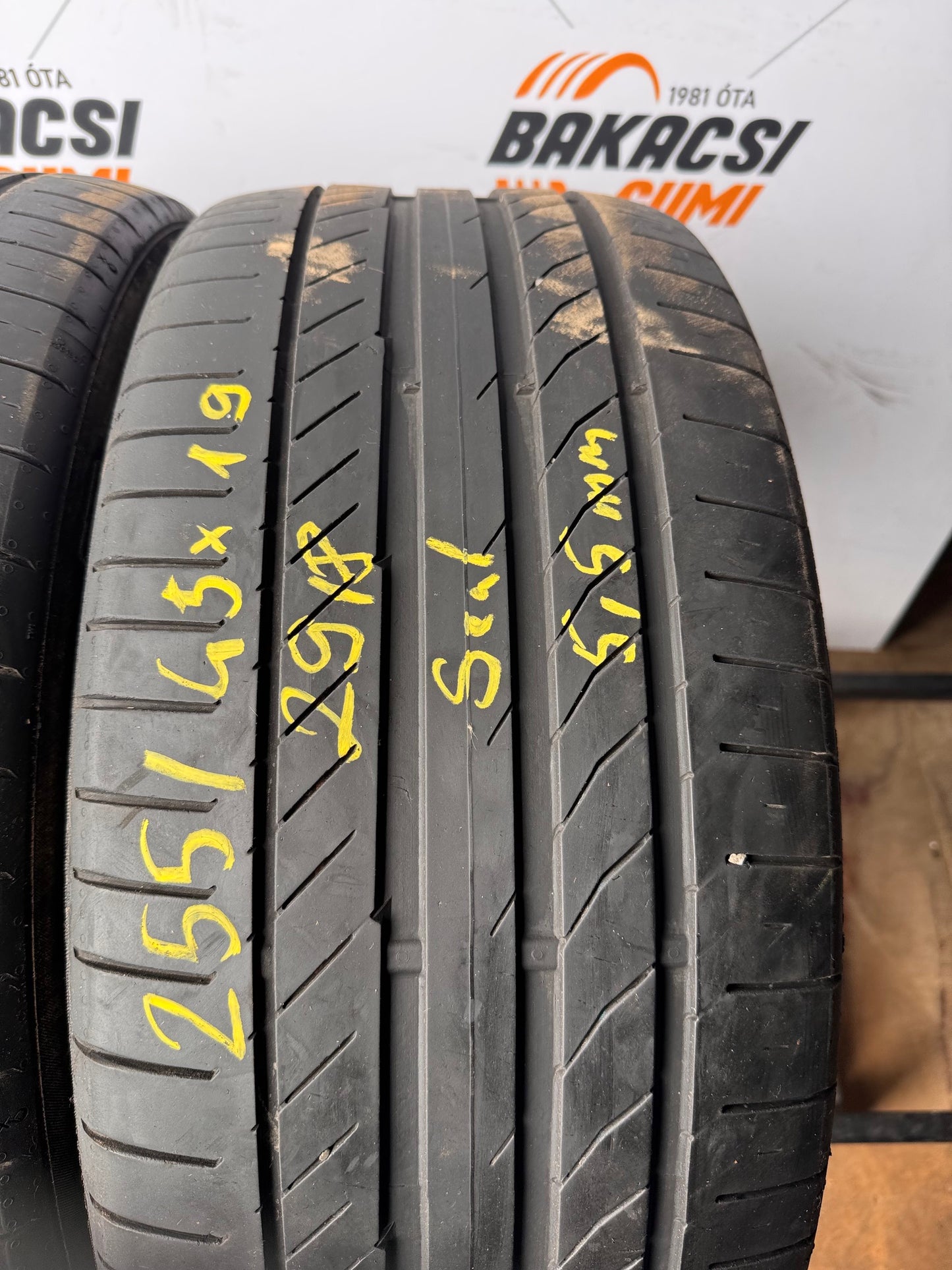 255/45R19 Continental nyári gumi