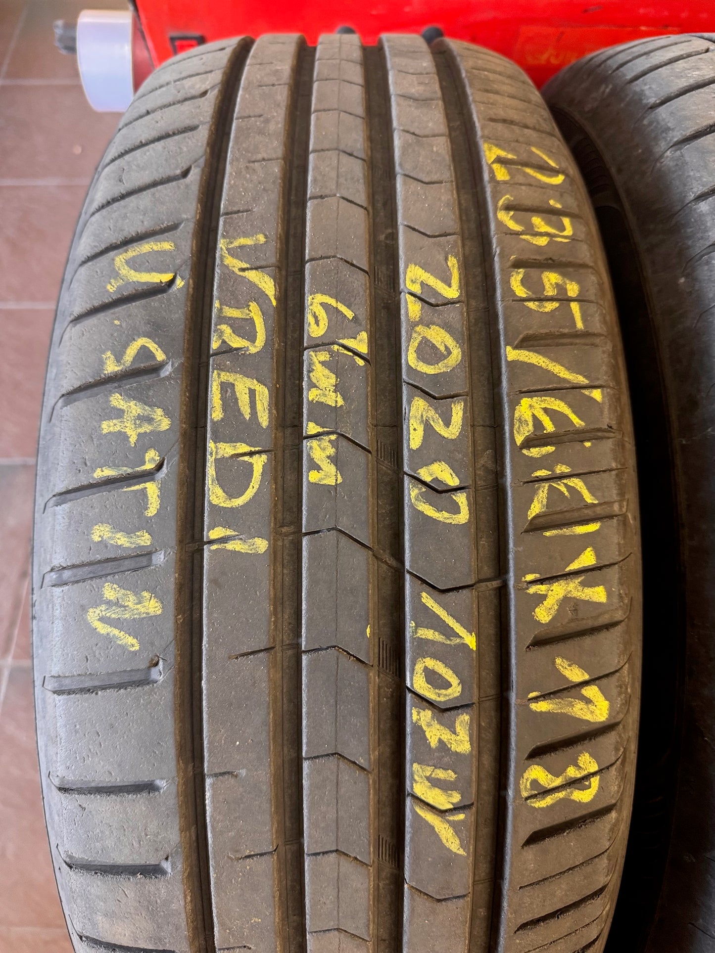 235/60R18 Vredstein nyári gumi eladó