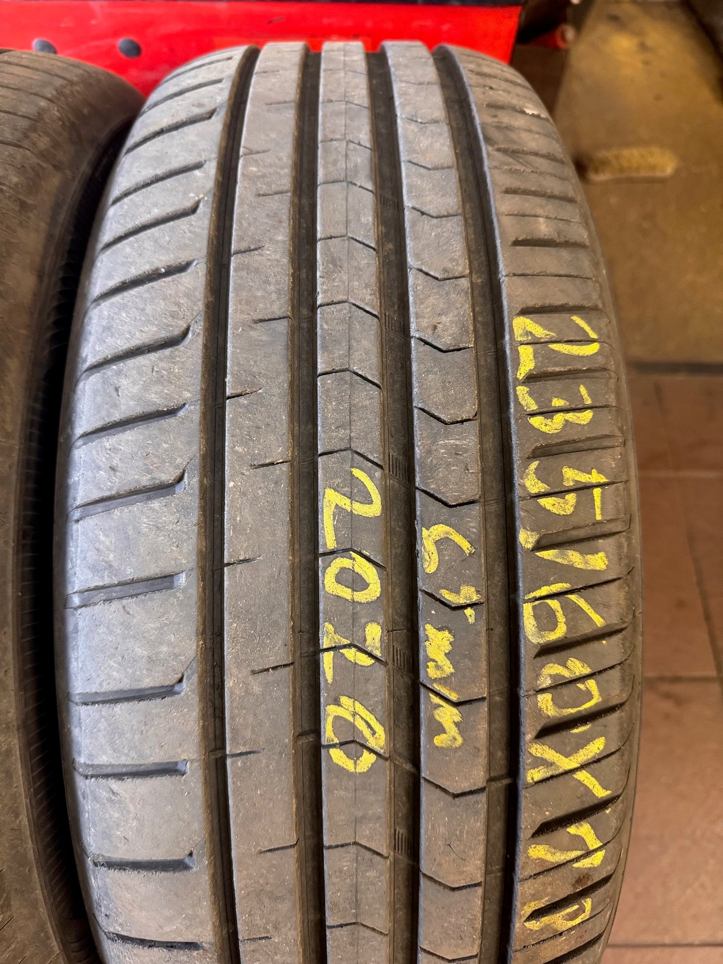 235/60R18 Vredstein nyári gumi eladó