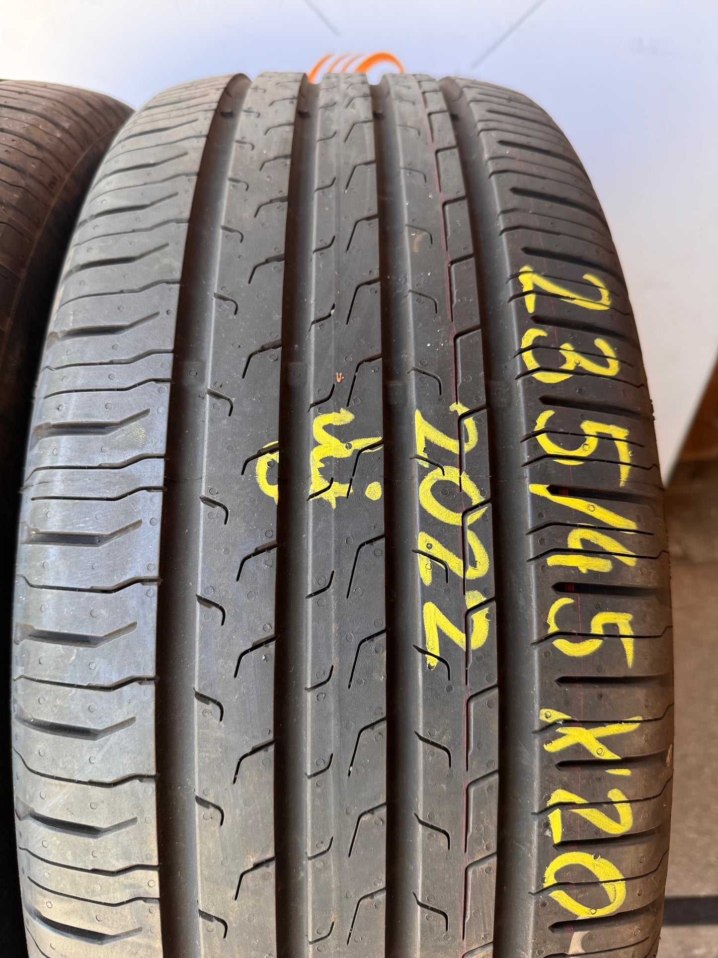 235/45R20 Continental nyári gumi