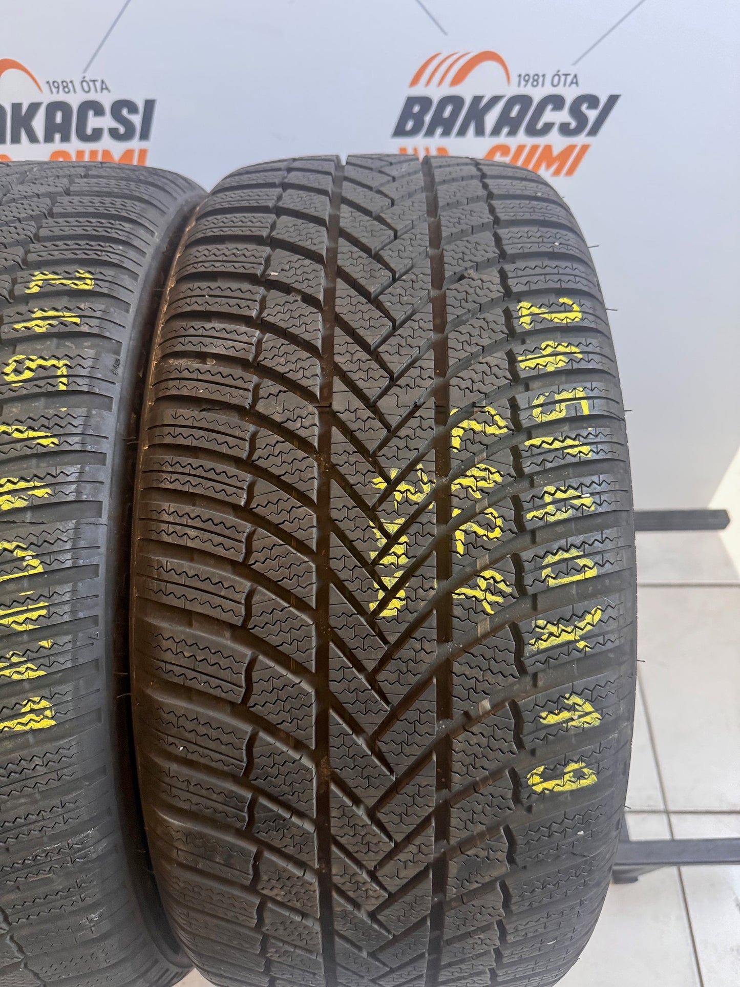 245/40R19 Bridgestone téli gumi eladó
