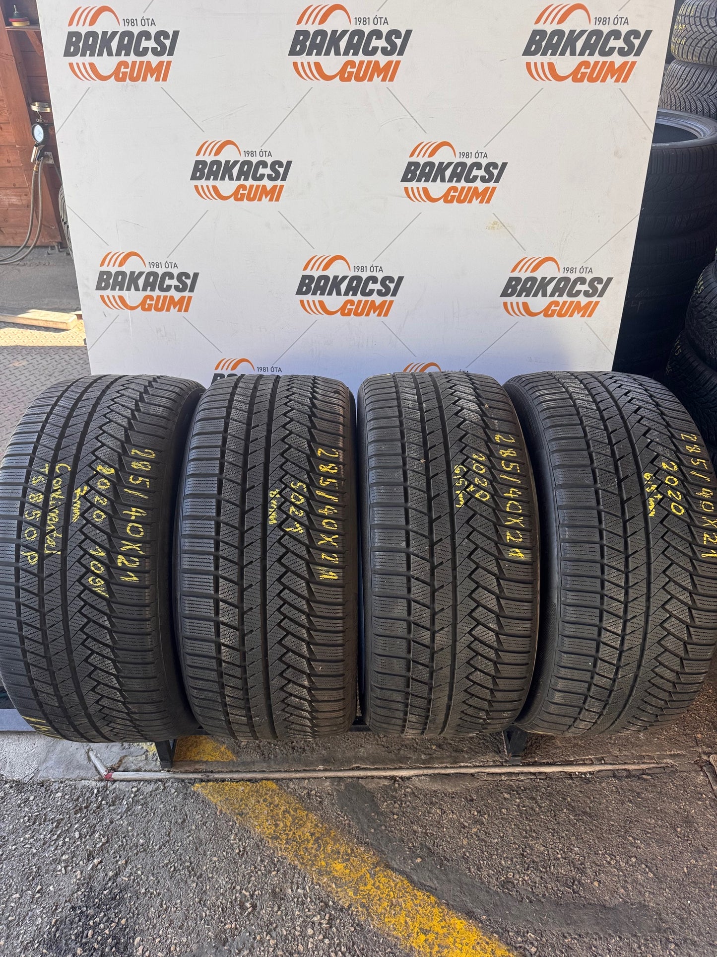 285/40R21 Continental téli gumik