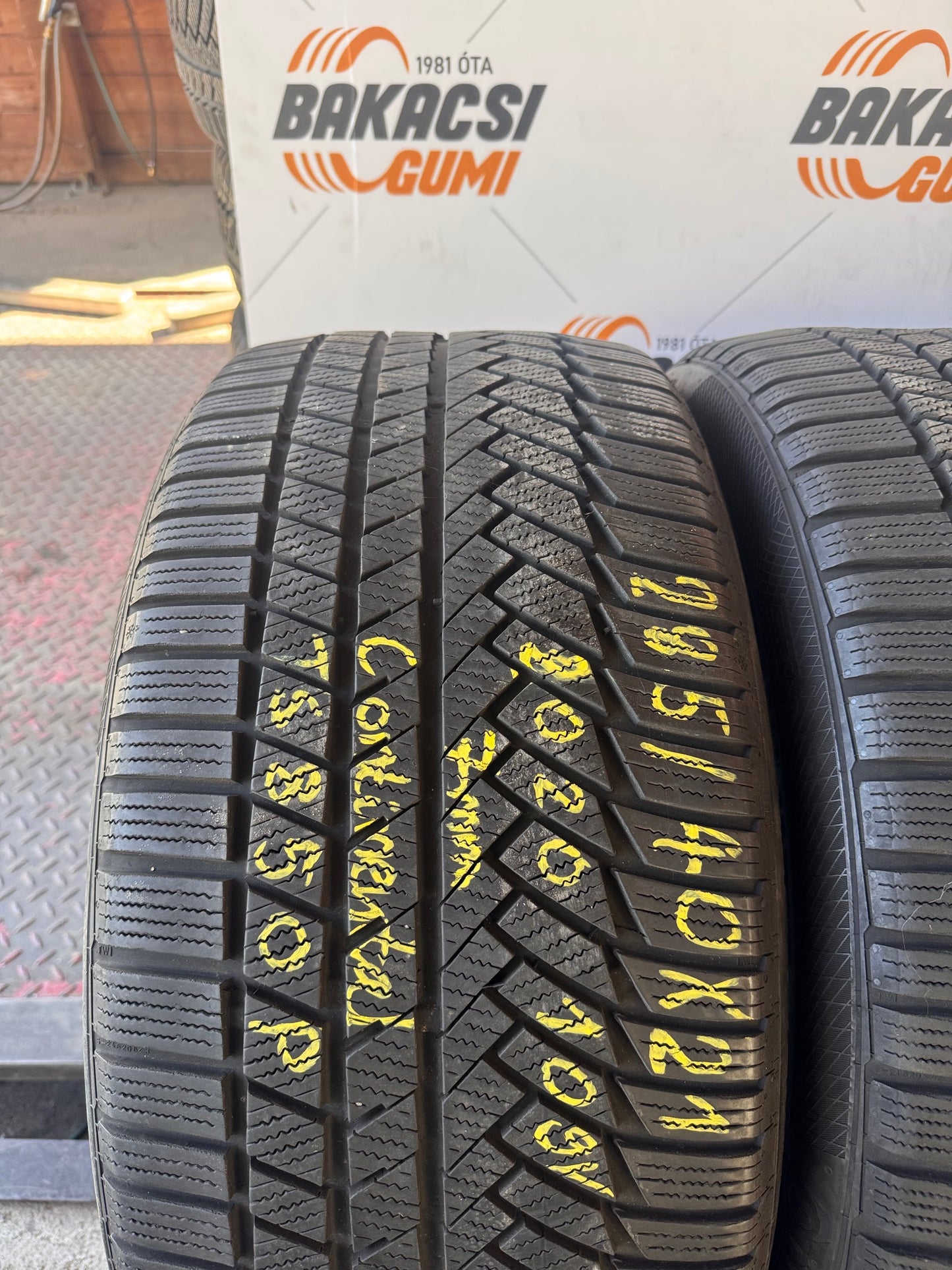 285/40R21 Continental téli gumik