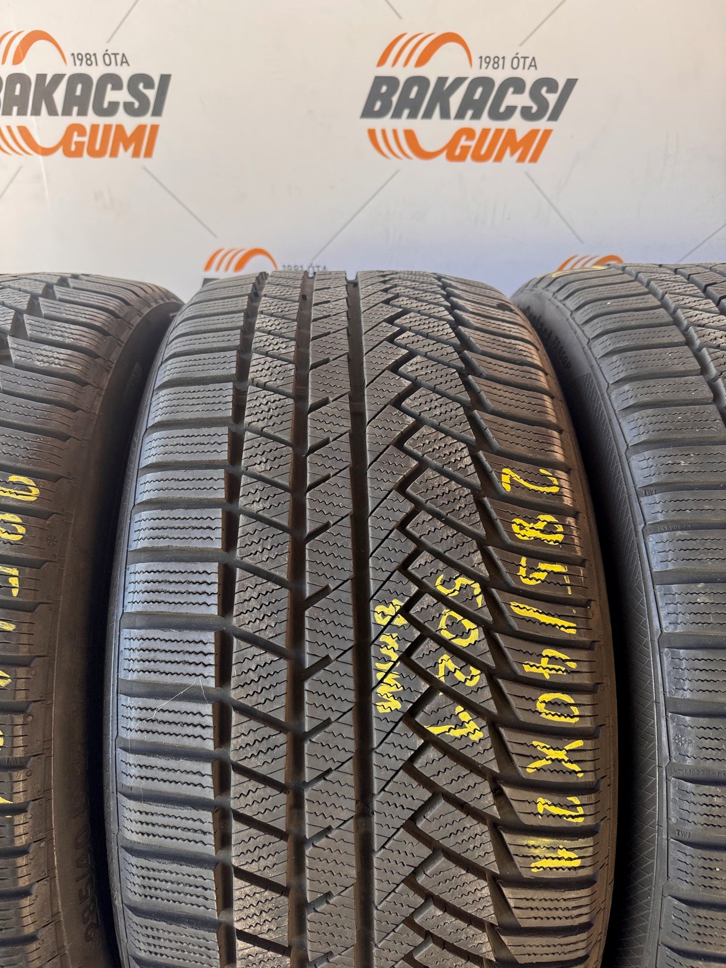 285/40R21 Continental téli gumik
