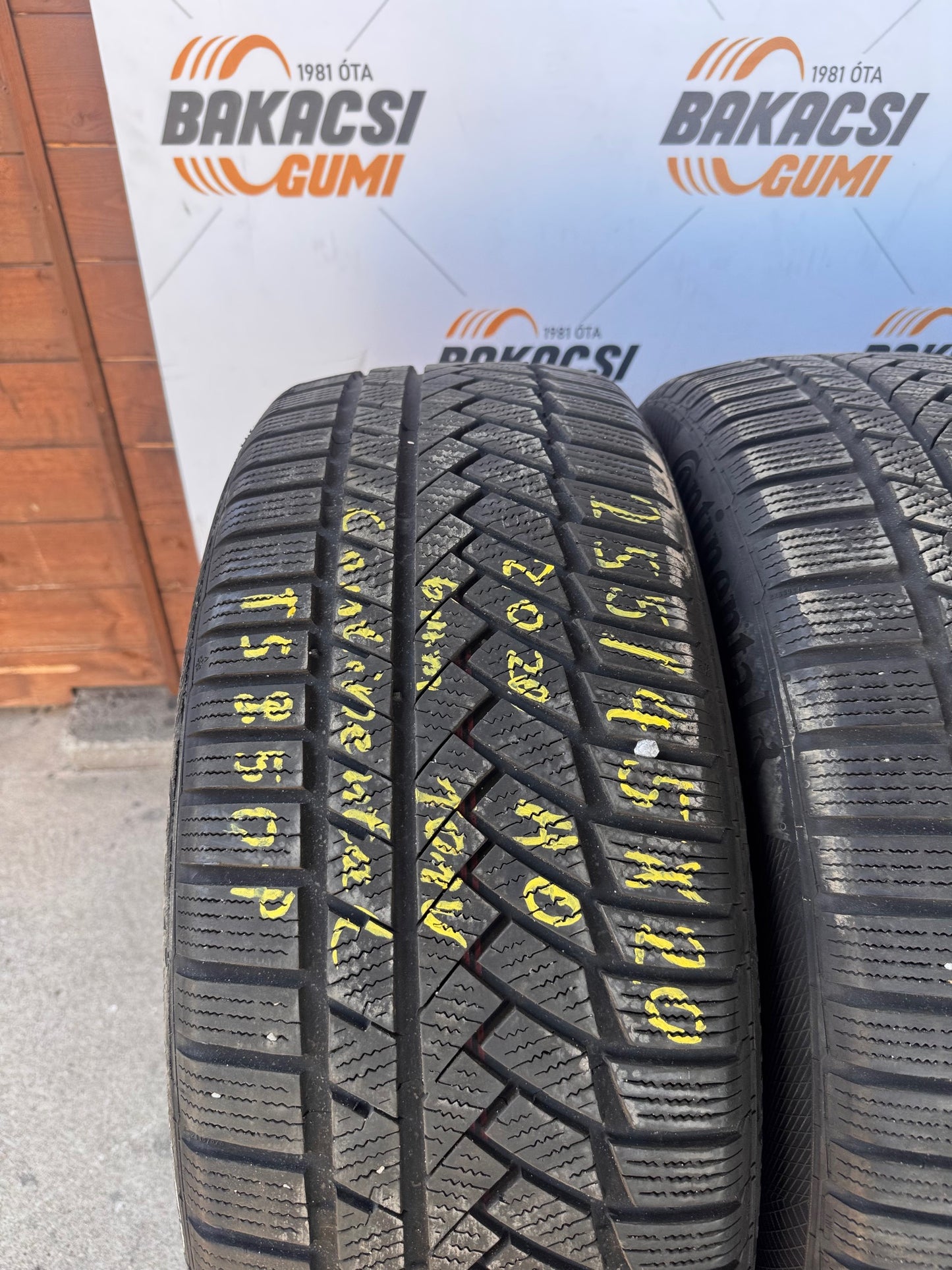 255/45R20 Continental téli gumi