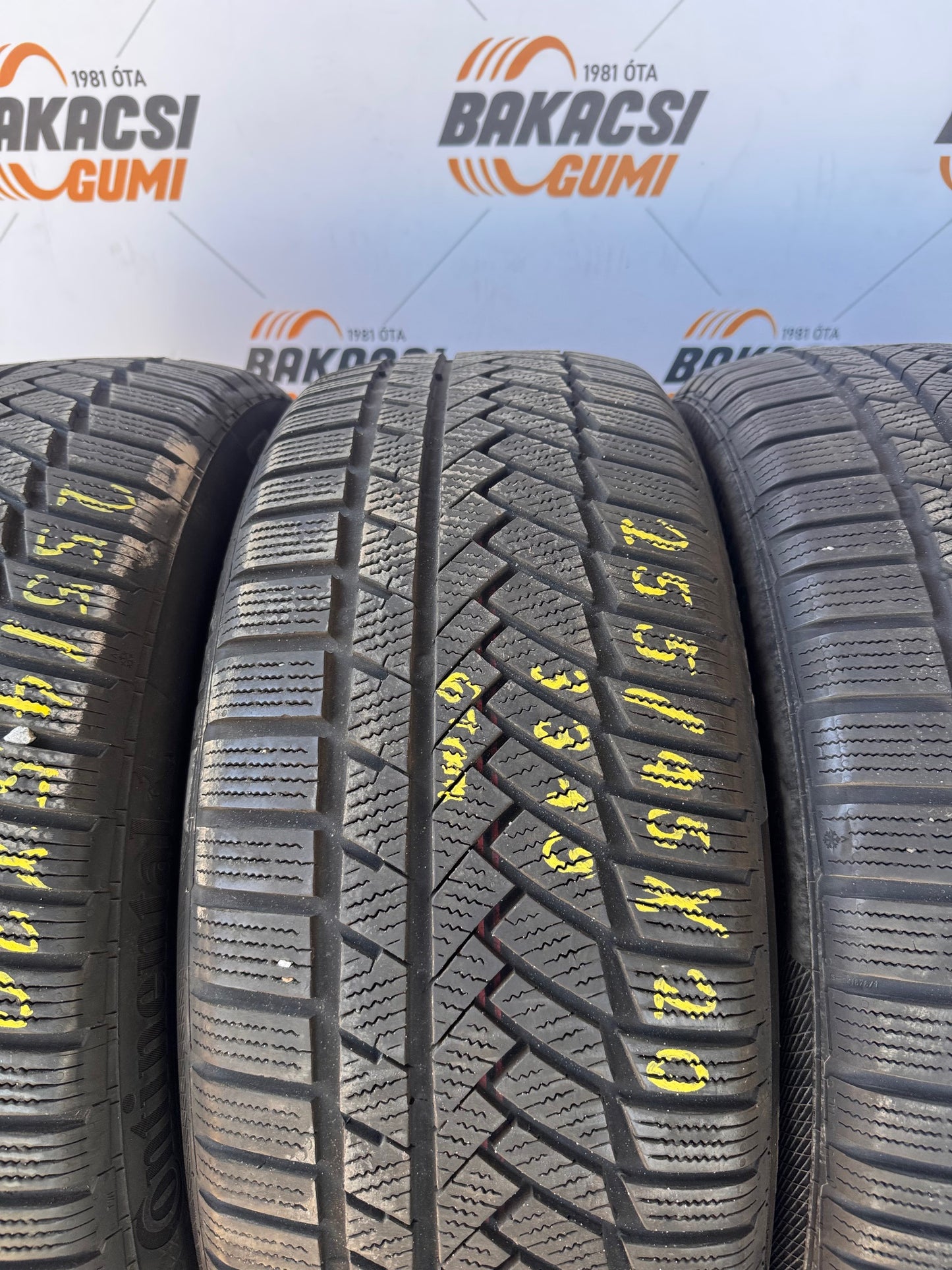 255/45R20 Continental téli gumi