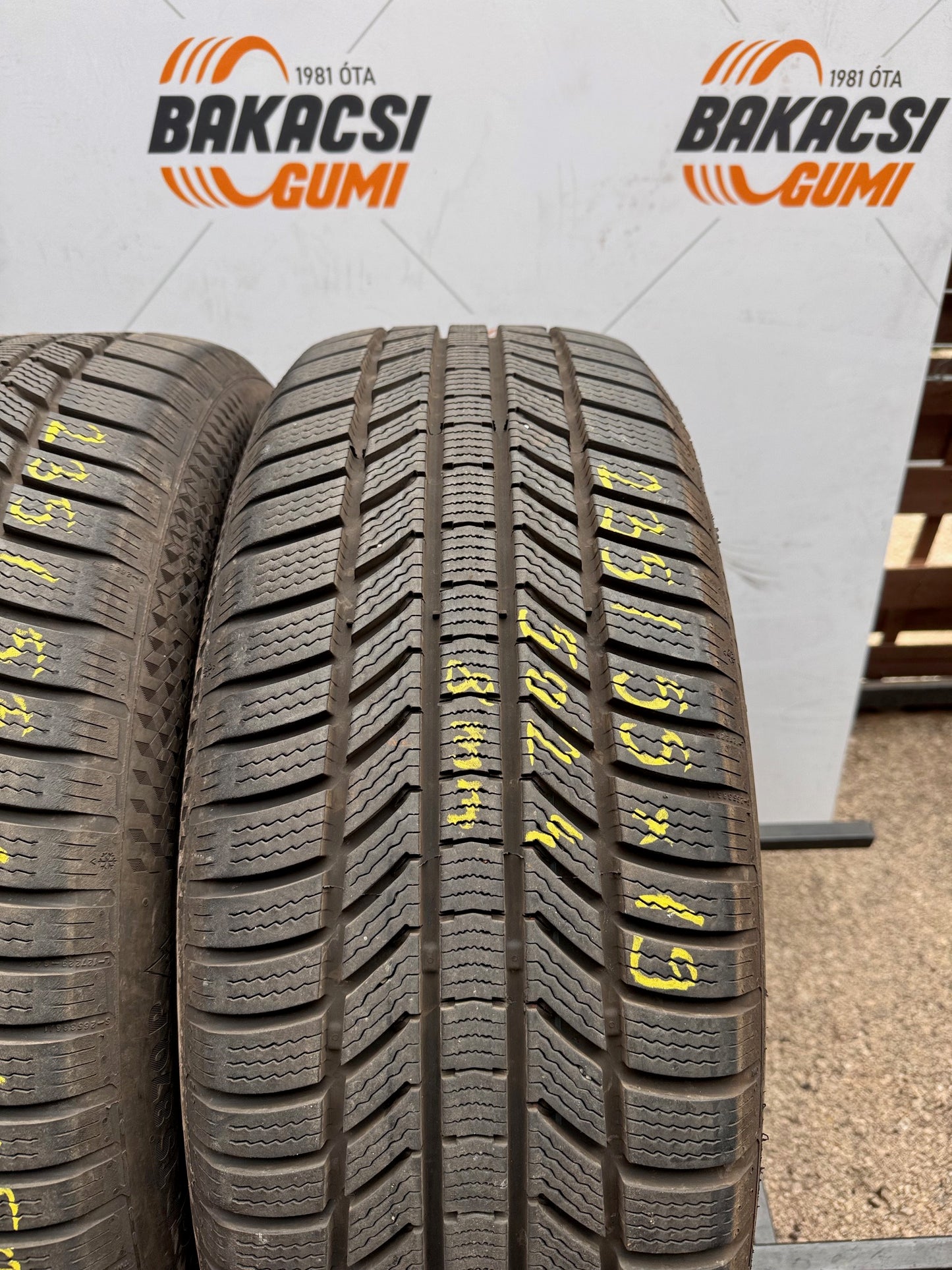 235/55R19 Continental téli gumi