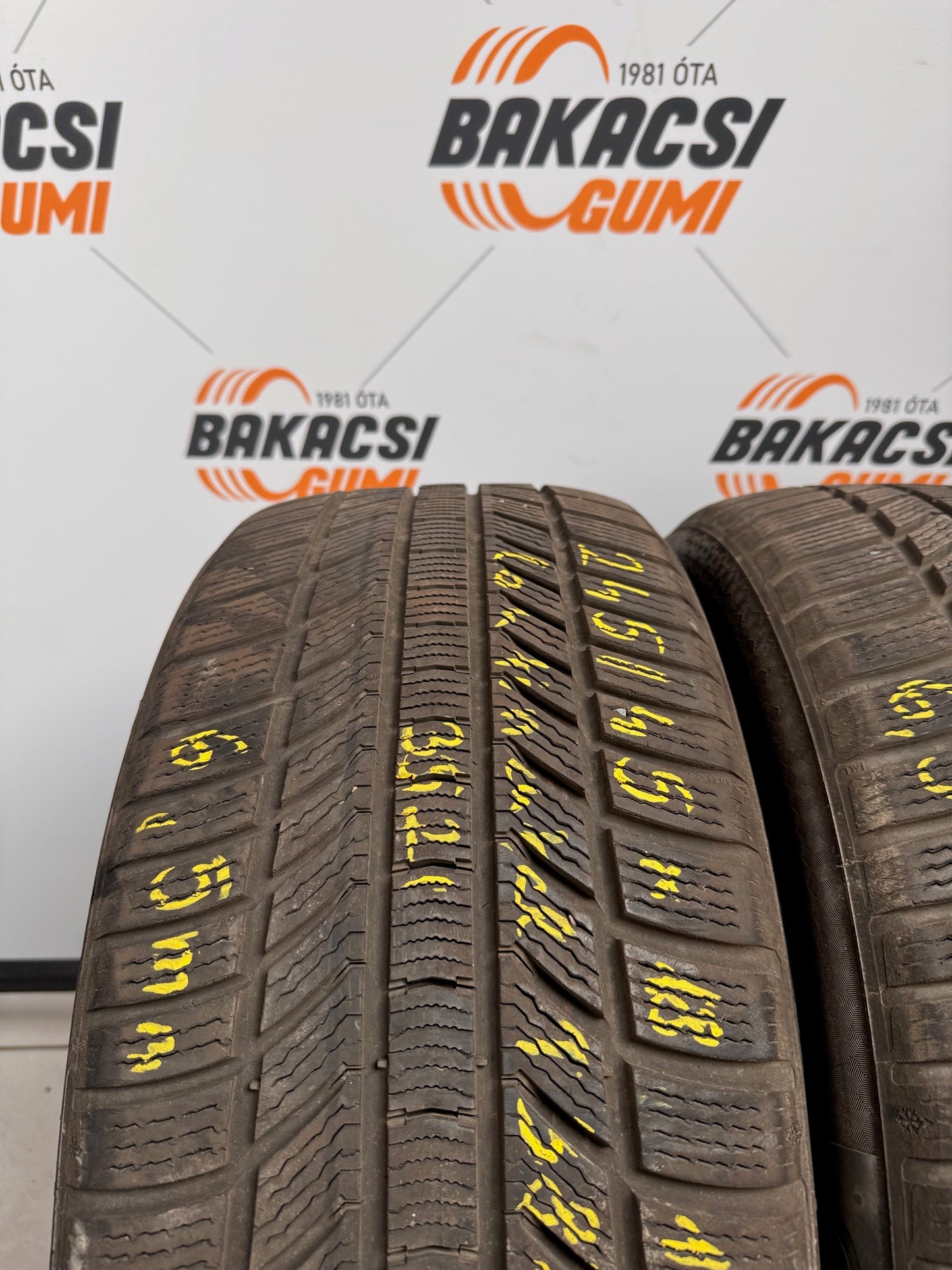 245/45R18 Continental téli gumi