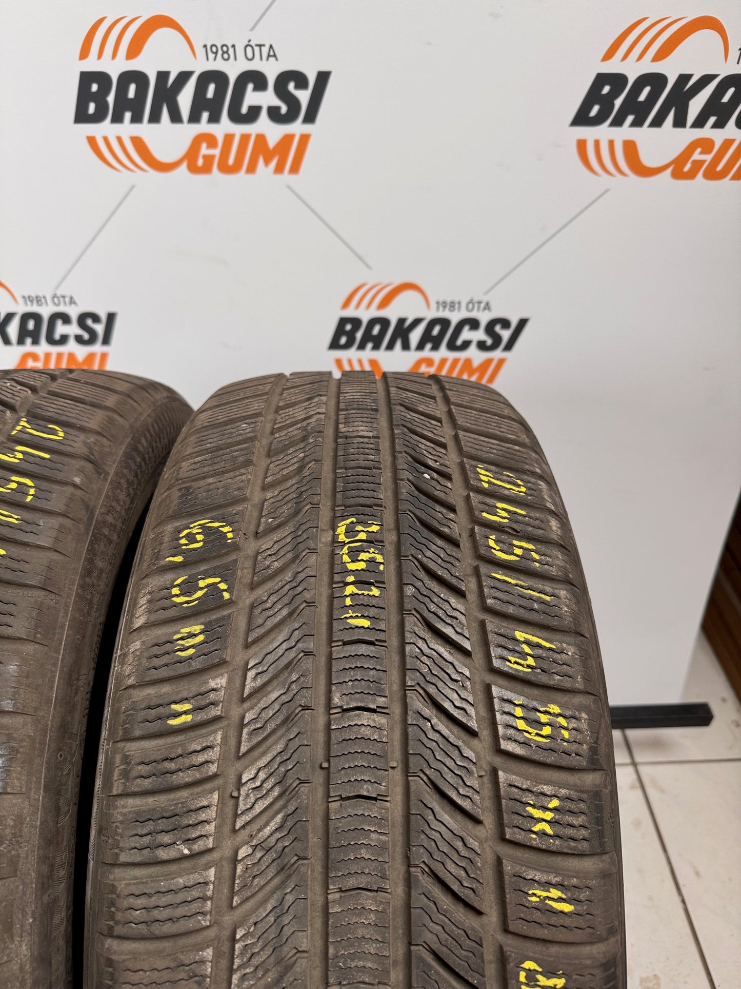 245/45R18 Continental téli gumi