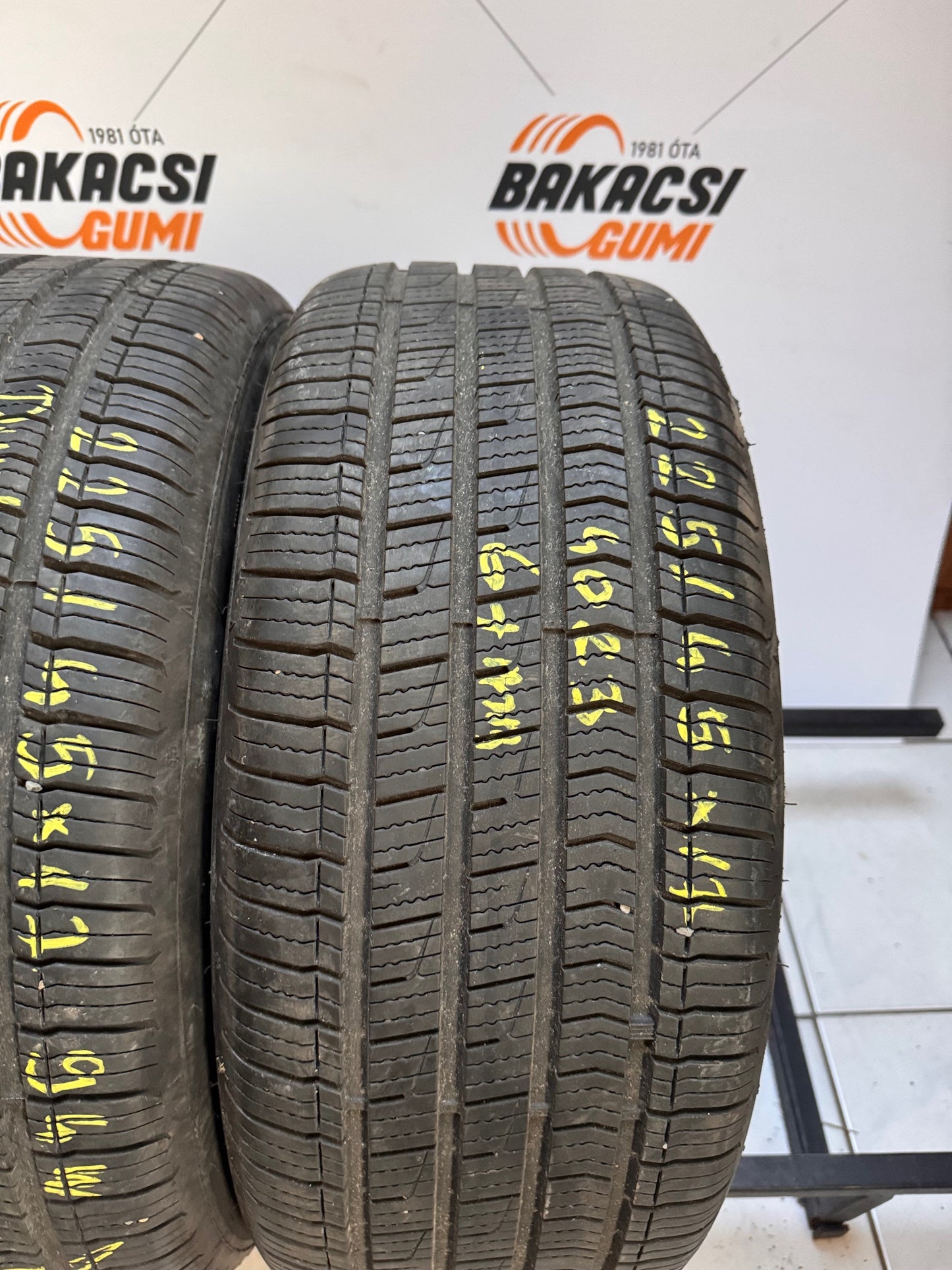 225/45R17 Dunlop 4évszakos gumi