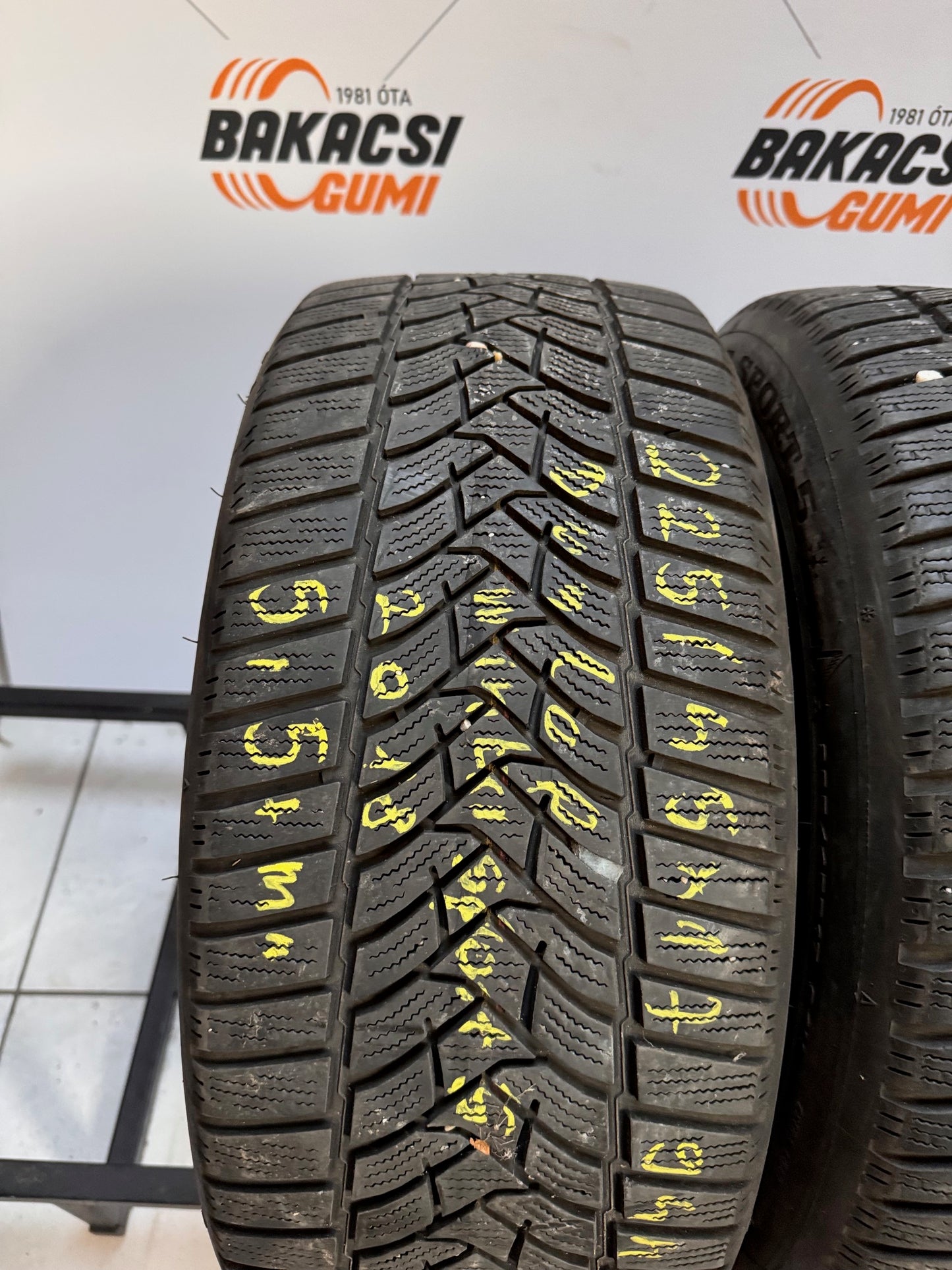 225/45R17 Dunlop téli gumi