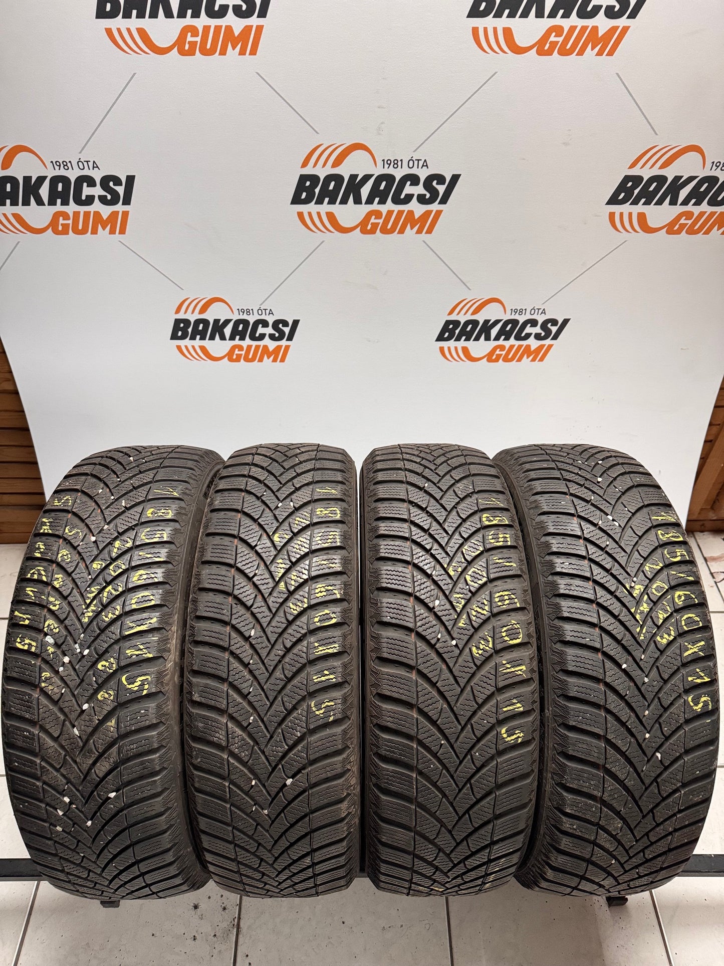 185/60R15 Semperit téli gumi