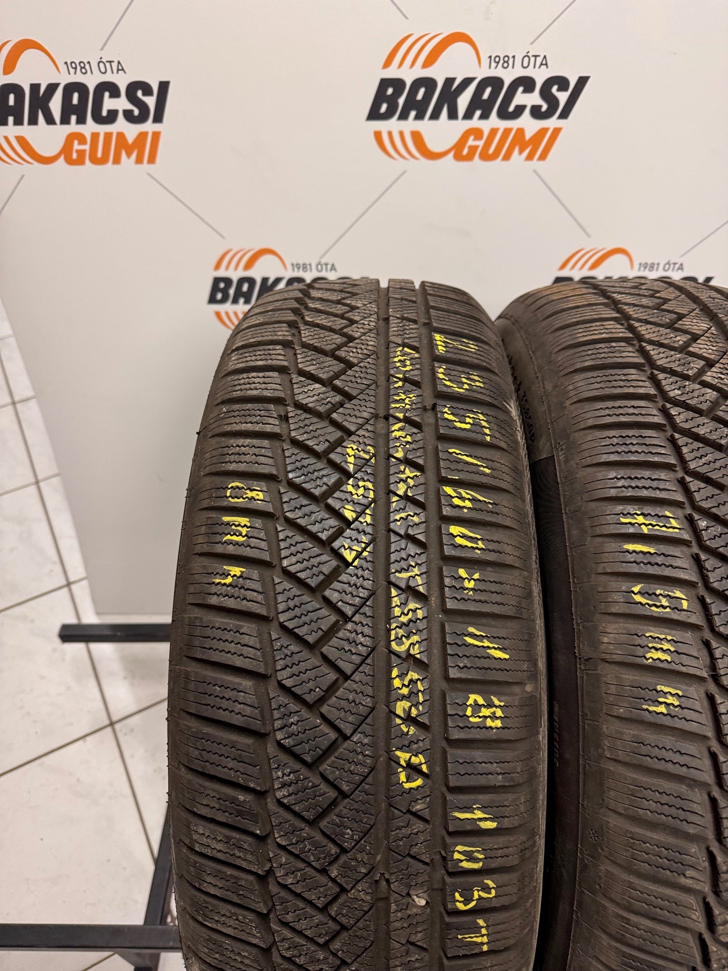 235/60R18 Continental téli gumi
