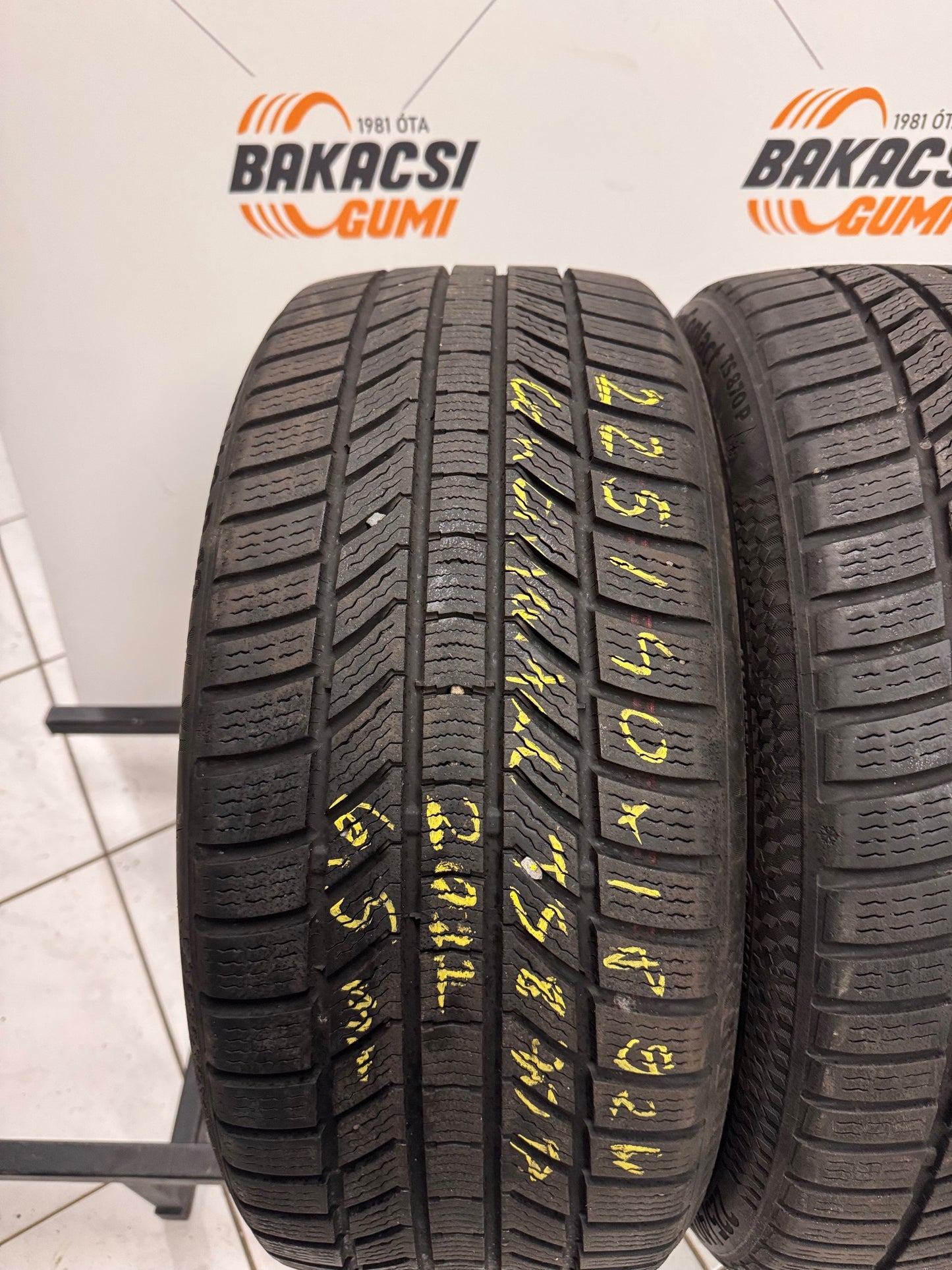 225/40R18 Continental téli gumi