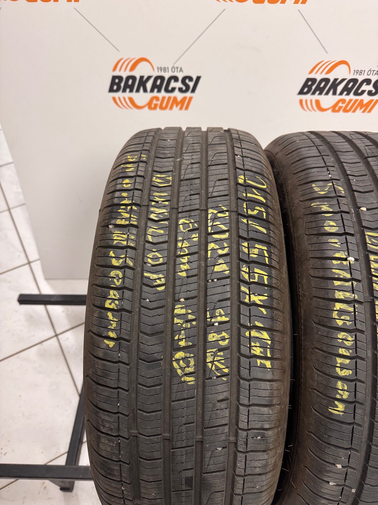 215/55R17 Dunlop 4évszakos gumi eladó