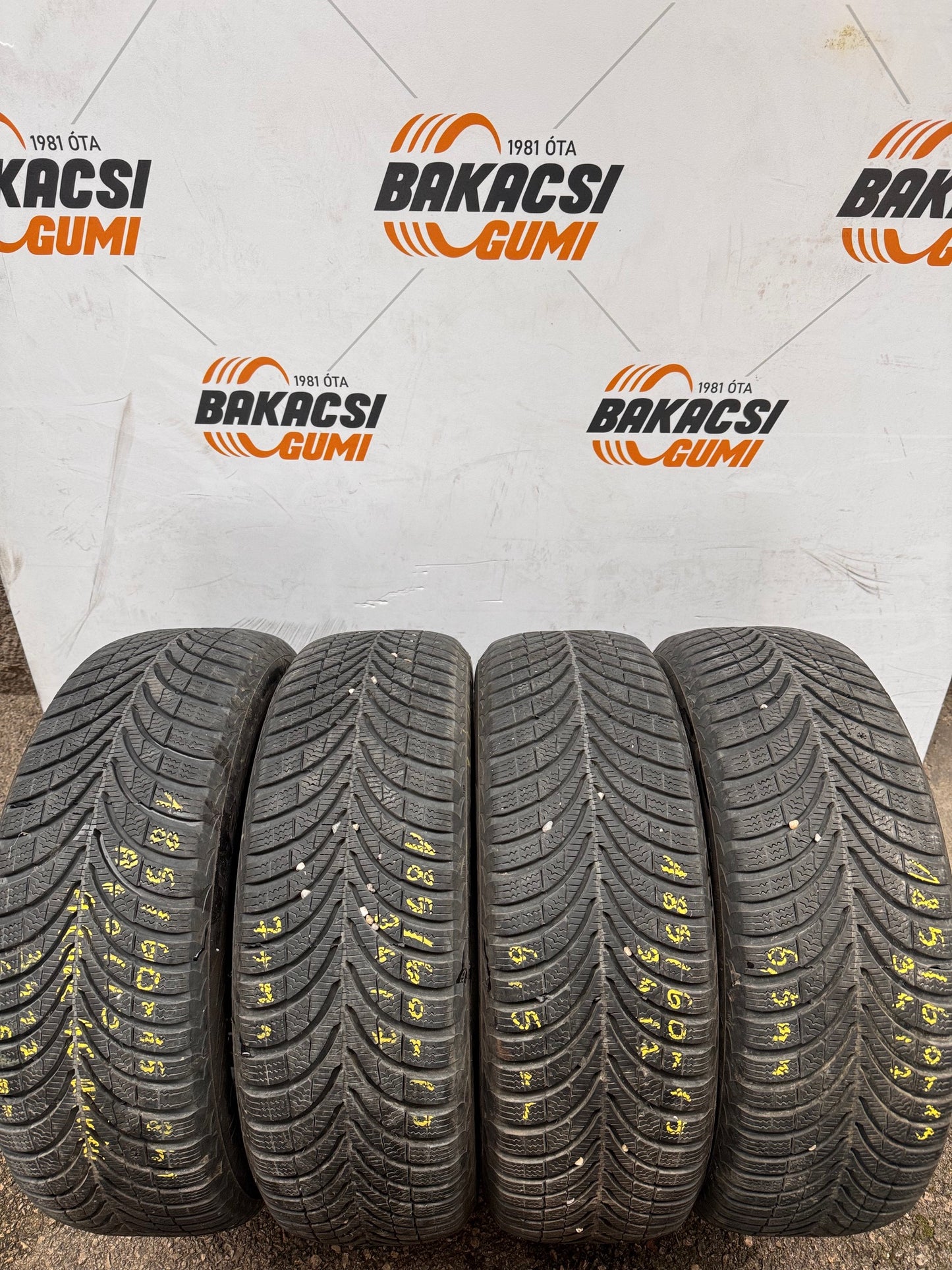 185/60R15 Apollo téli gumi