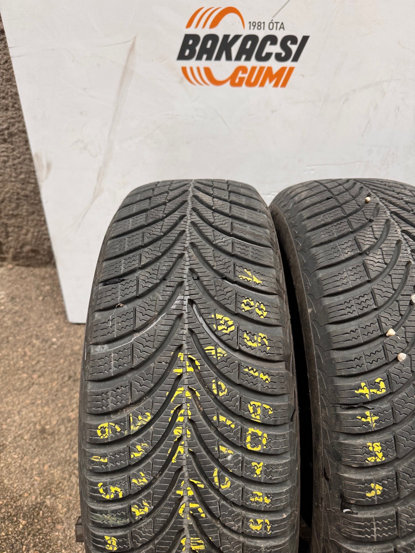 185/60R15 Apollo téli gumi