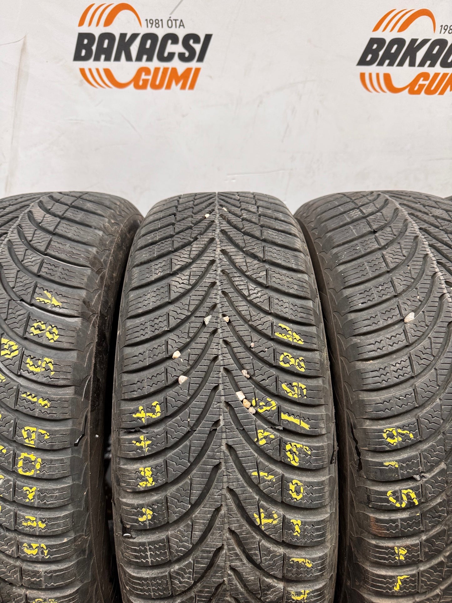 185/60R15 Apollo téli gumi
