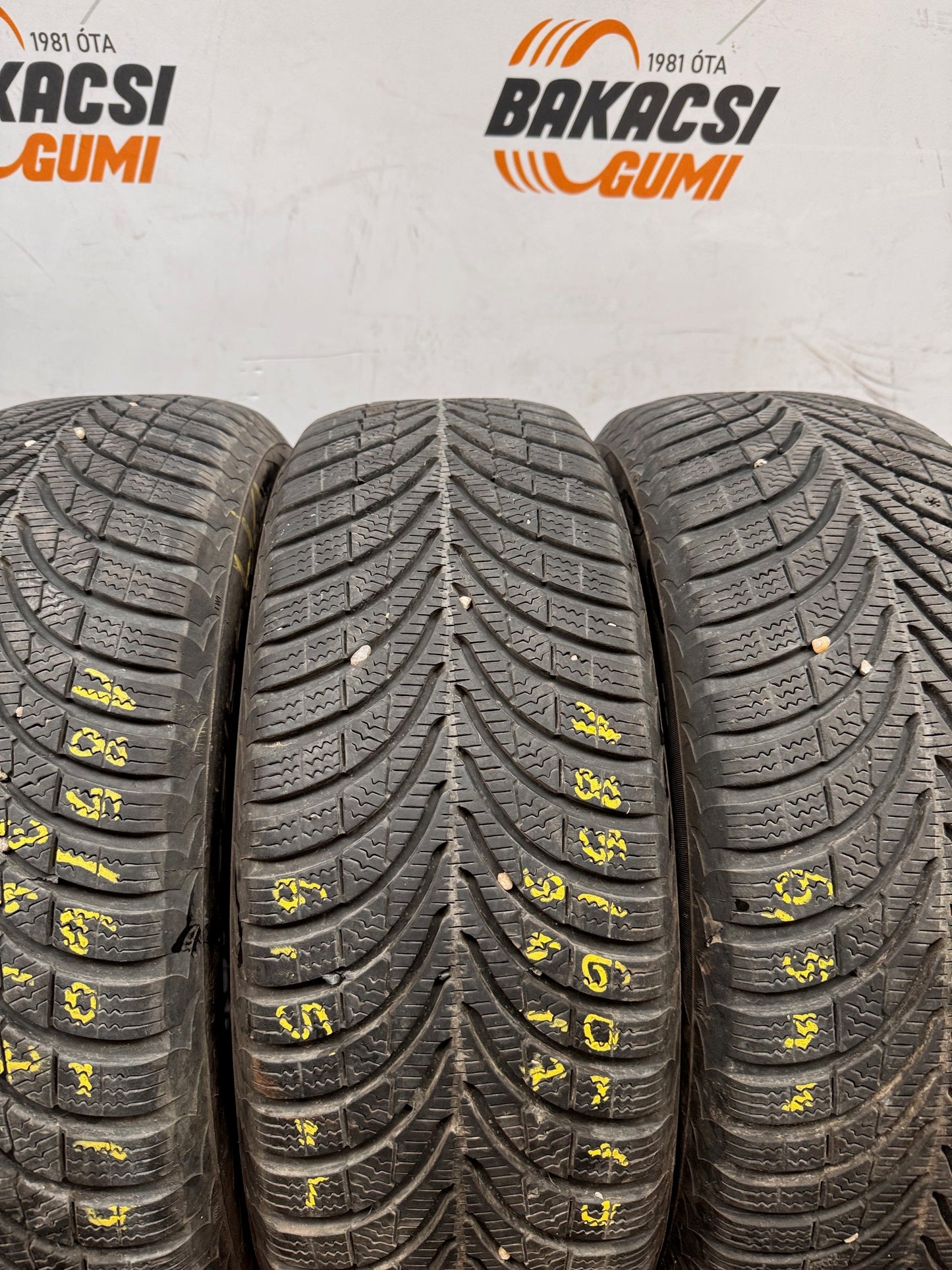 185/60R15 Apollo téli gumi