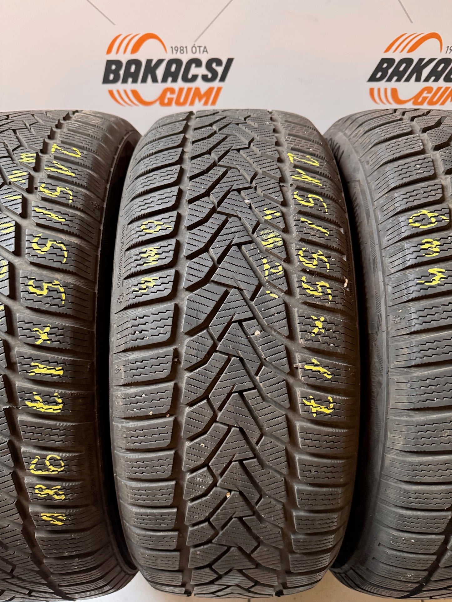 215/55R17 Uniroyal téli gumi