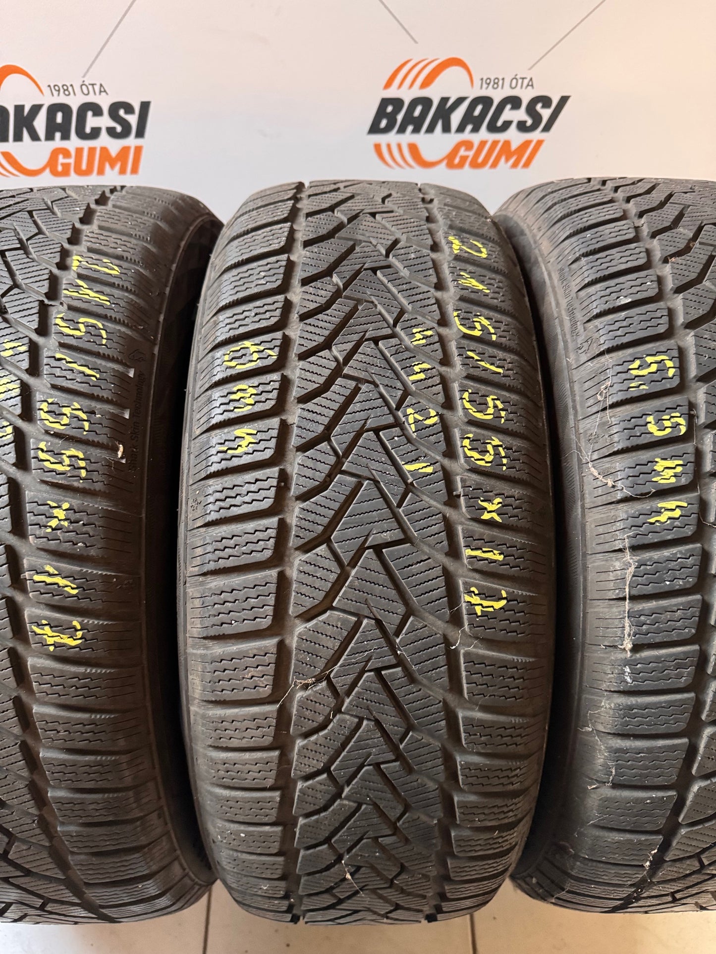 215/55R17 Uniroyal téli gumi