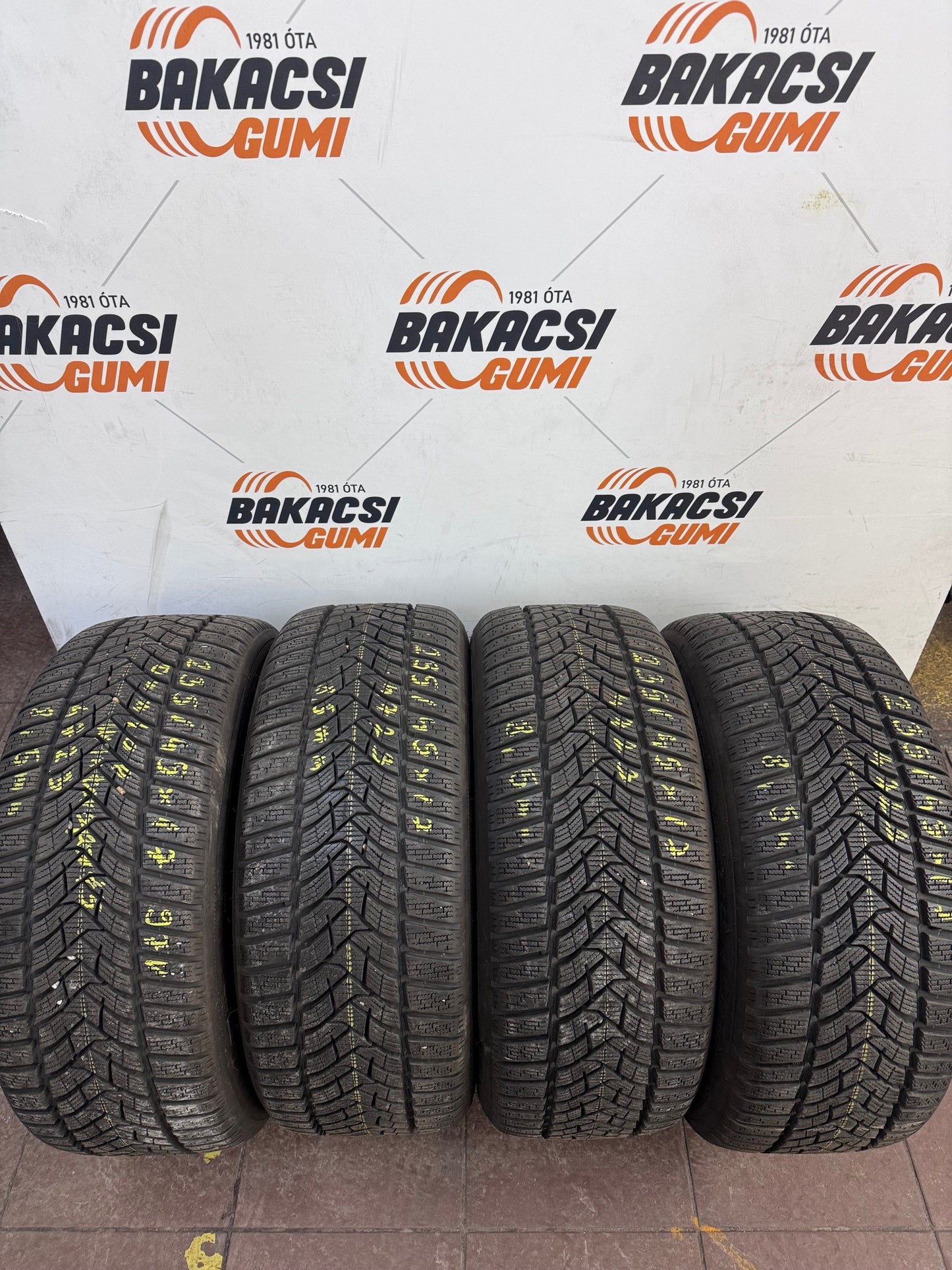 235/45R17 Dunlop téli gumi