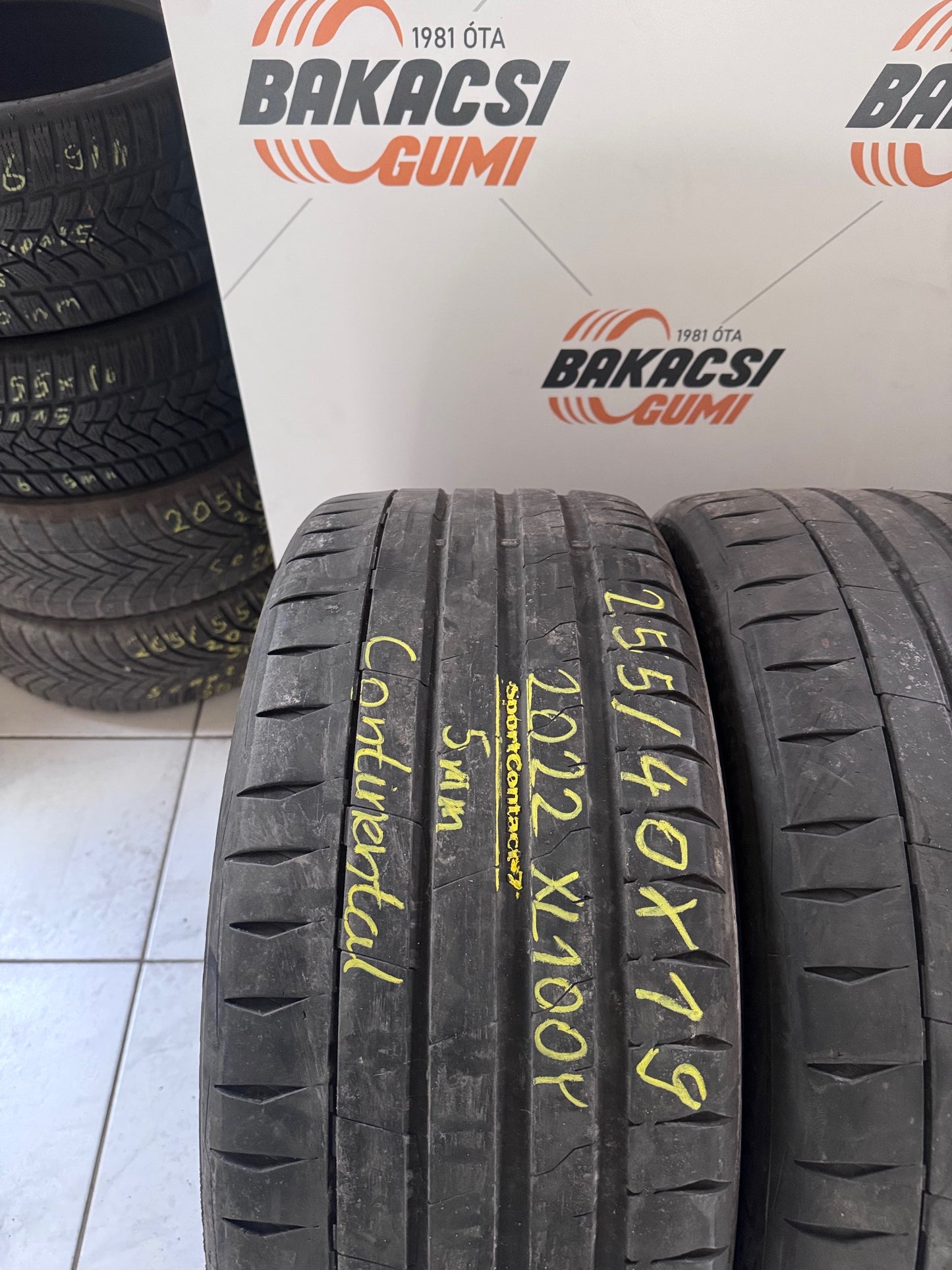 255/40R19 Continental nyári gumi