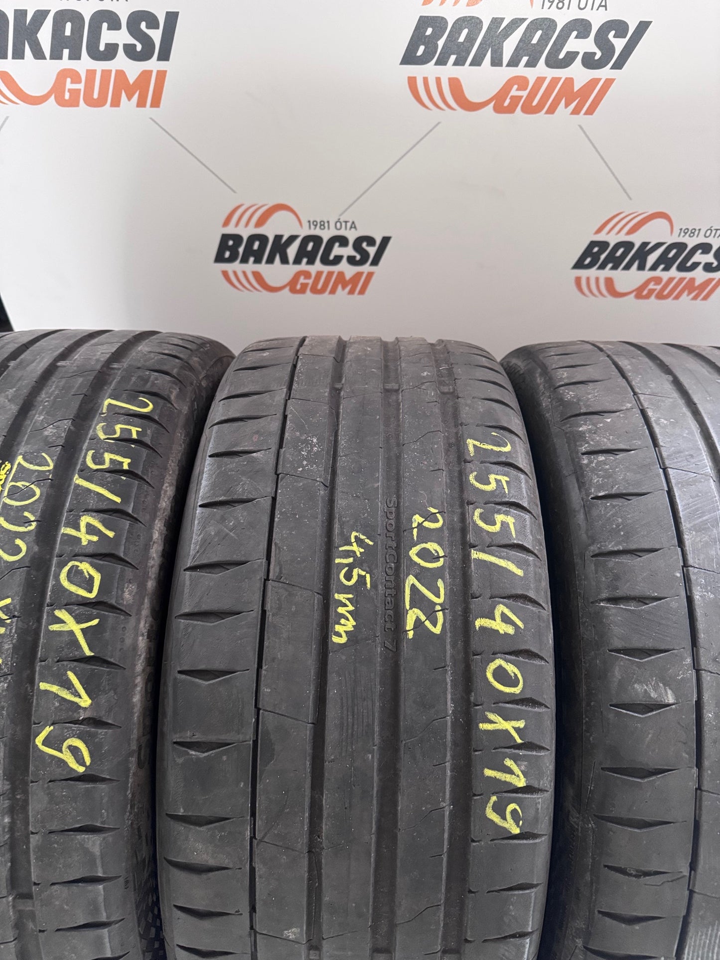 255/40R19 Continental nyári gumi