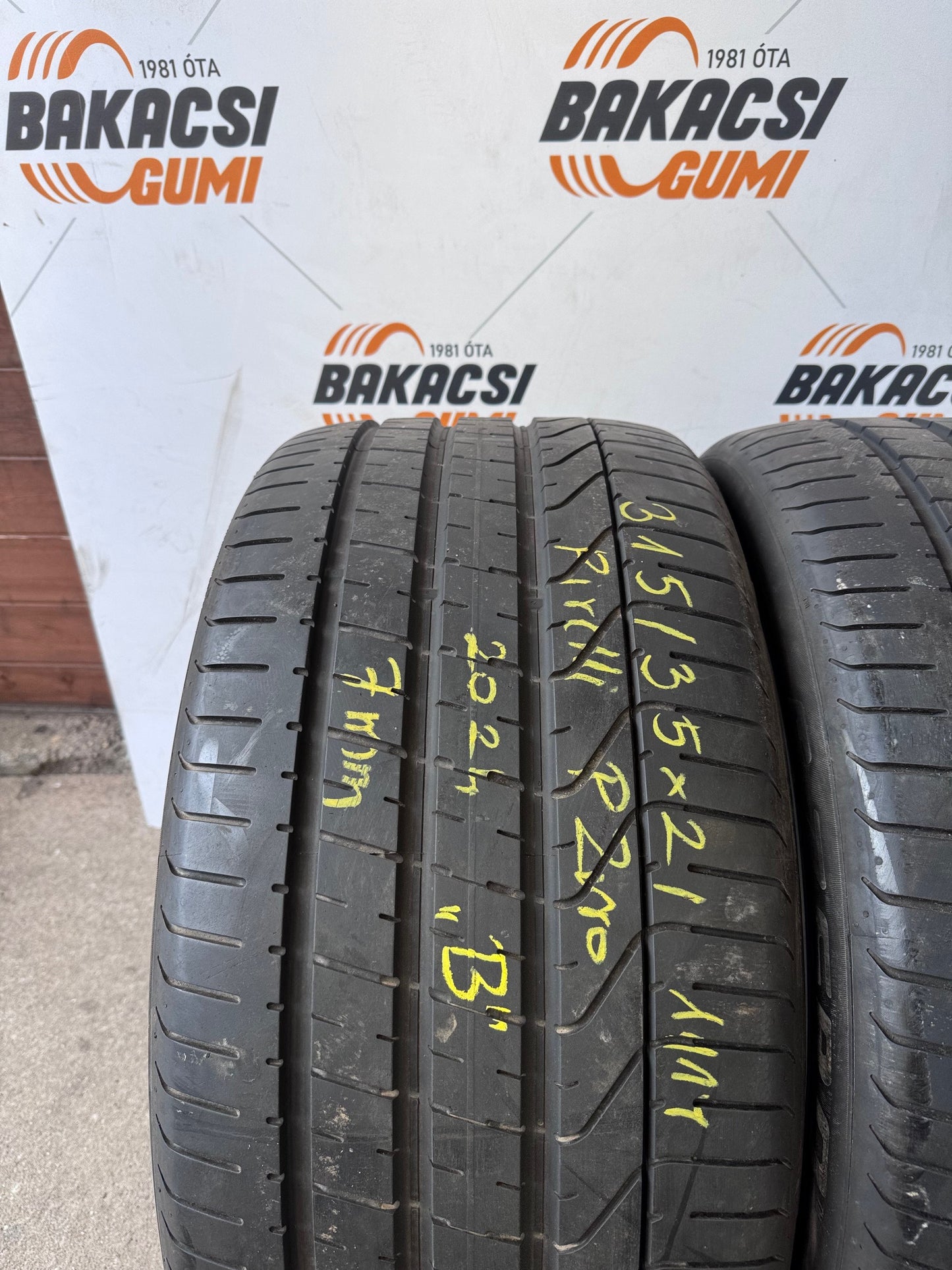 315/35R21 Pirelli nyári gumi eladó "B"