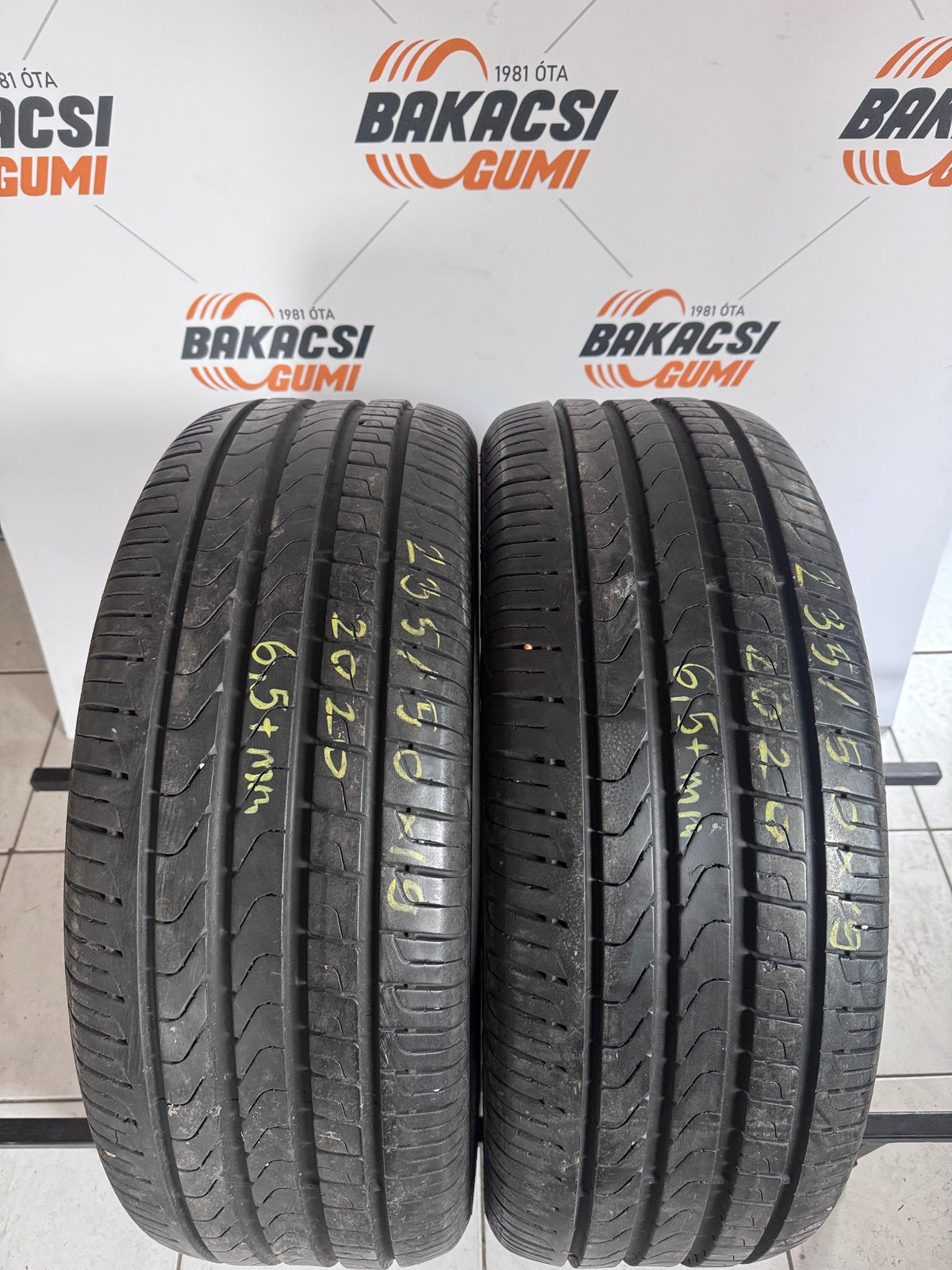 235/50R19 Pirelli nyári gumi eladó