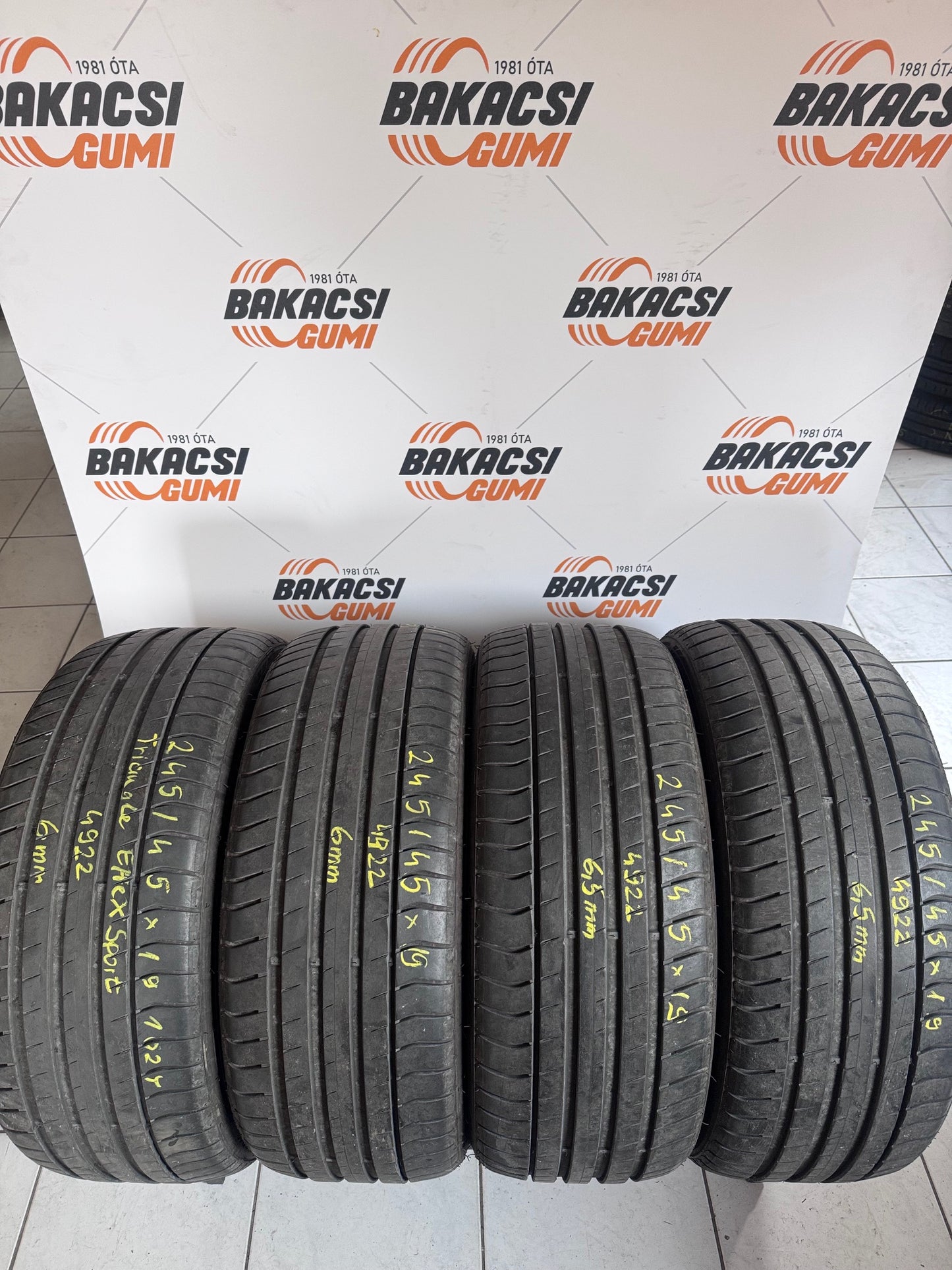 245/45R19 Triangle nyári gumi eladó