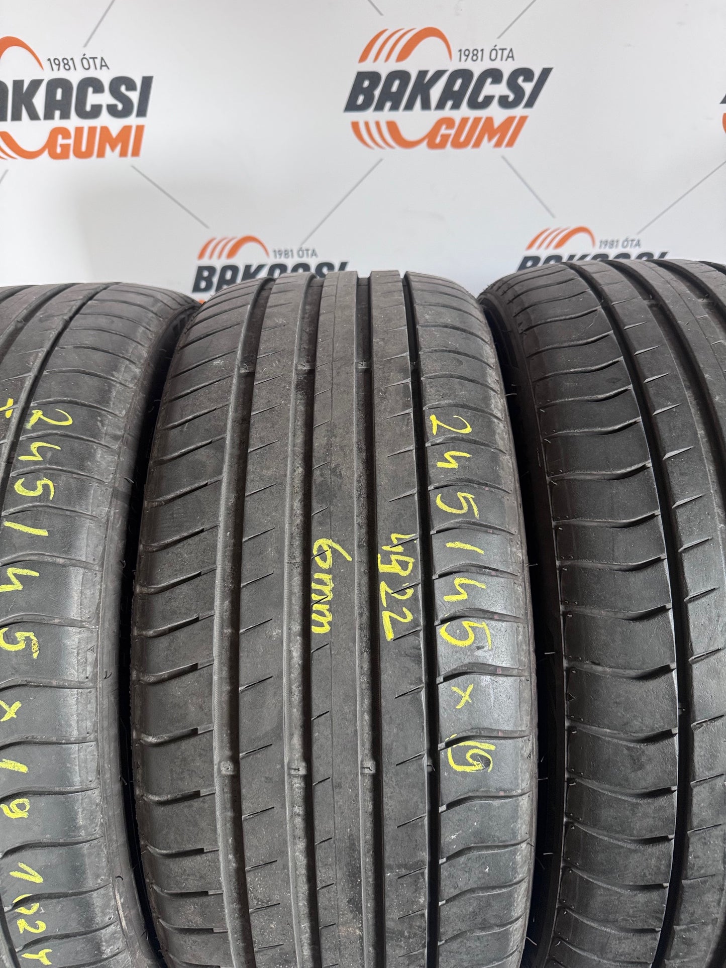 245/45R19 Triangle nyári gumi eladó