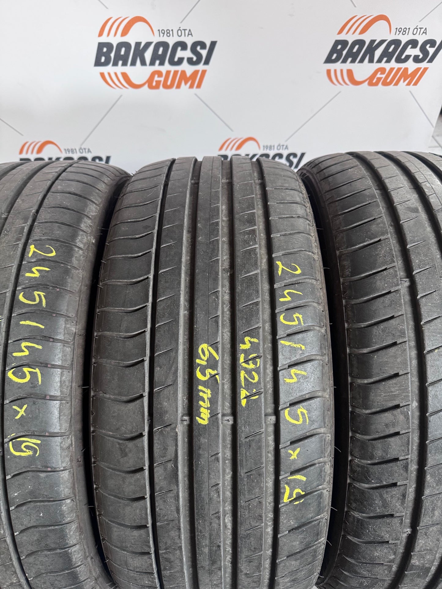 245/45R19 Triangle nyári gumi eladó
