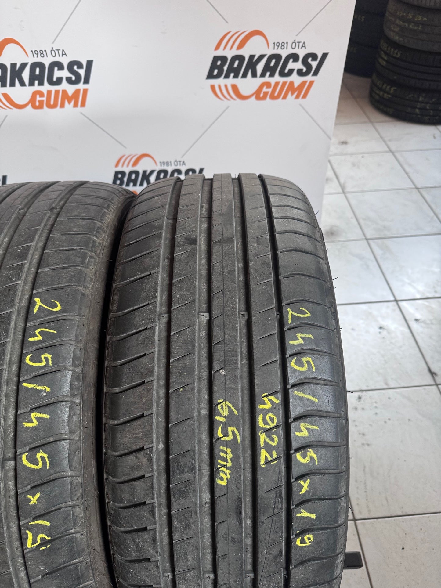 245/45R19 Triangle nyári gumi eladó