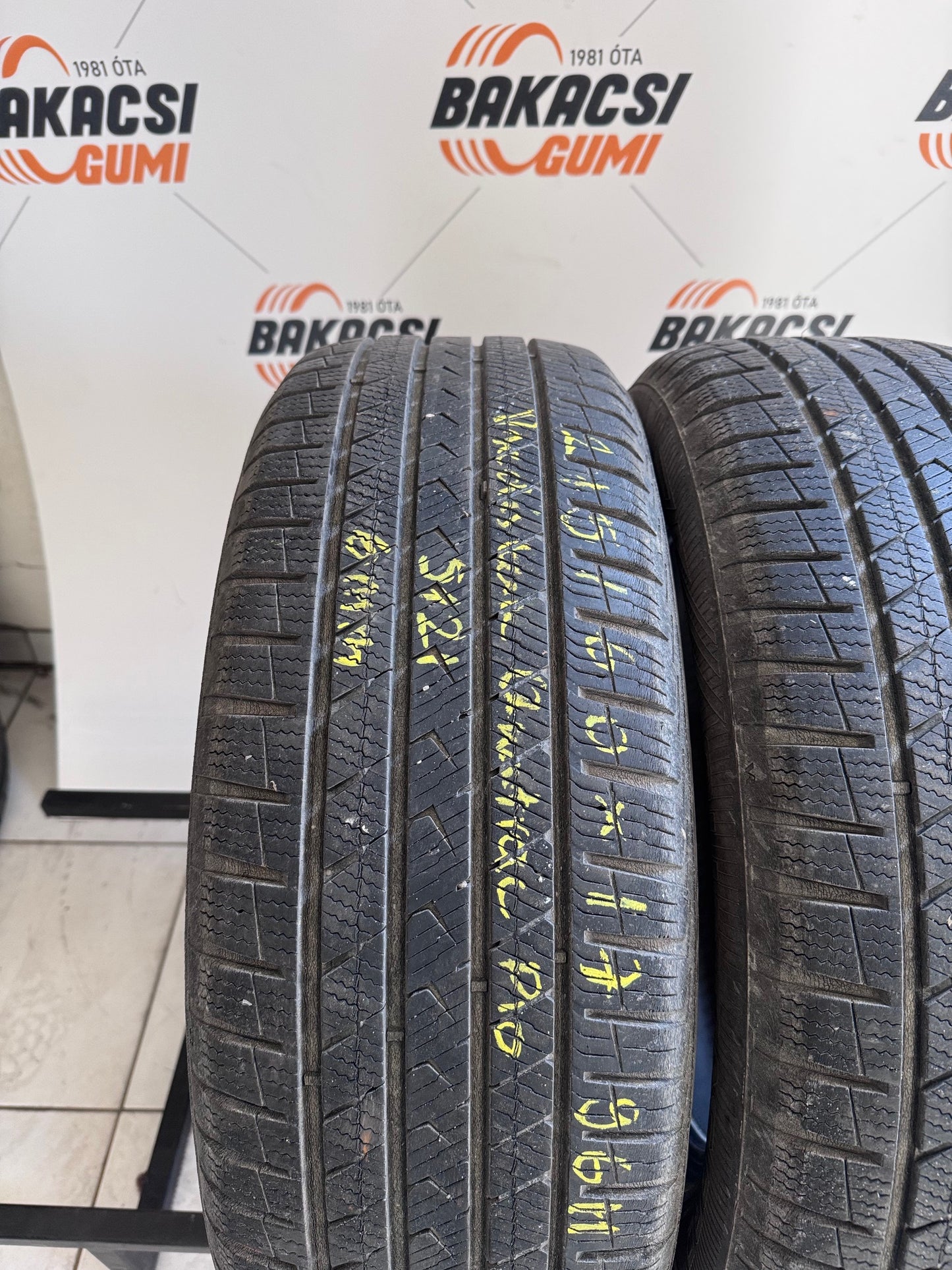 215/60R17 Vredestein 4évszakos gumi eladó