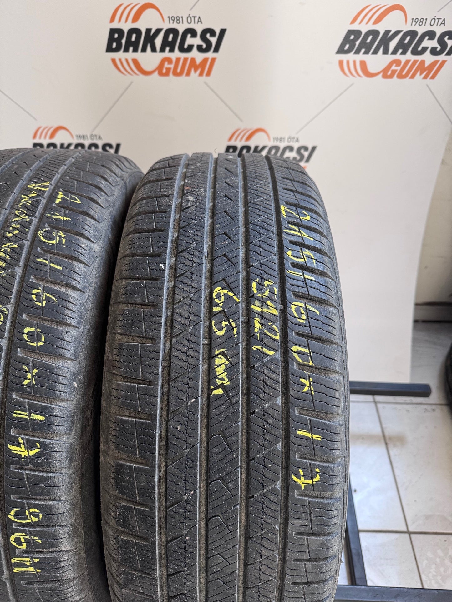 215/60R17 Vredestein 4évszakos gumi eladó