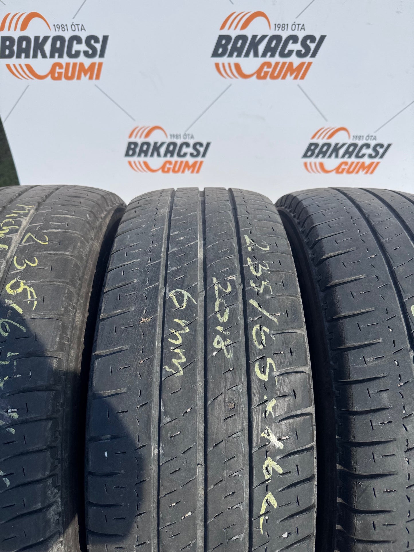 235/65R16C Michelin nyári gumi eladó