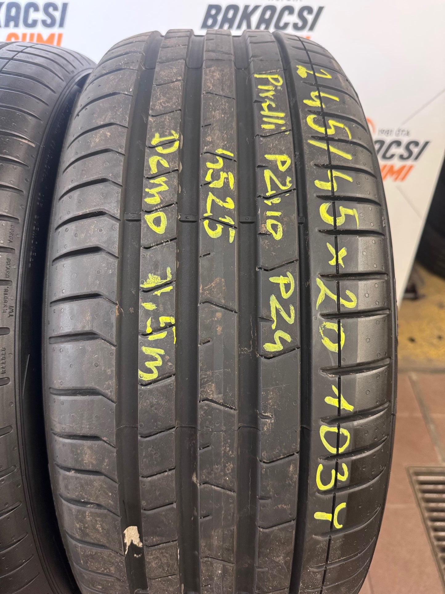 245/45R20 ÚJ Pirelli nyári gumi eladó