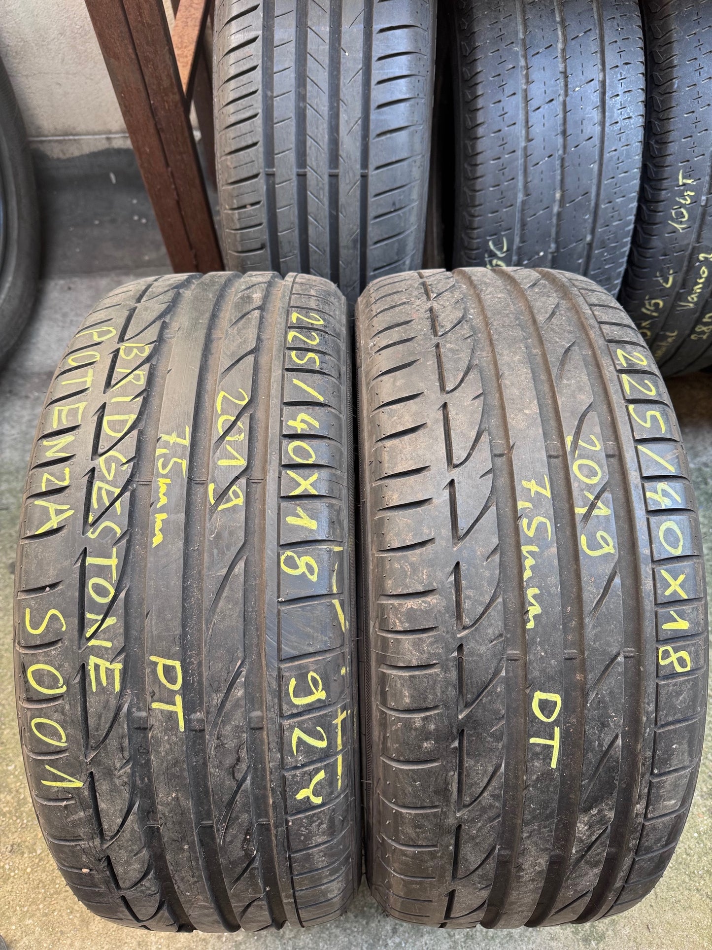 225/40R18 Bridgestone nyári gumi eladó