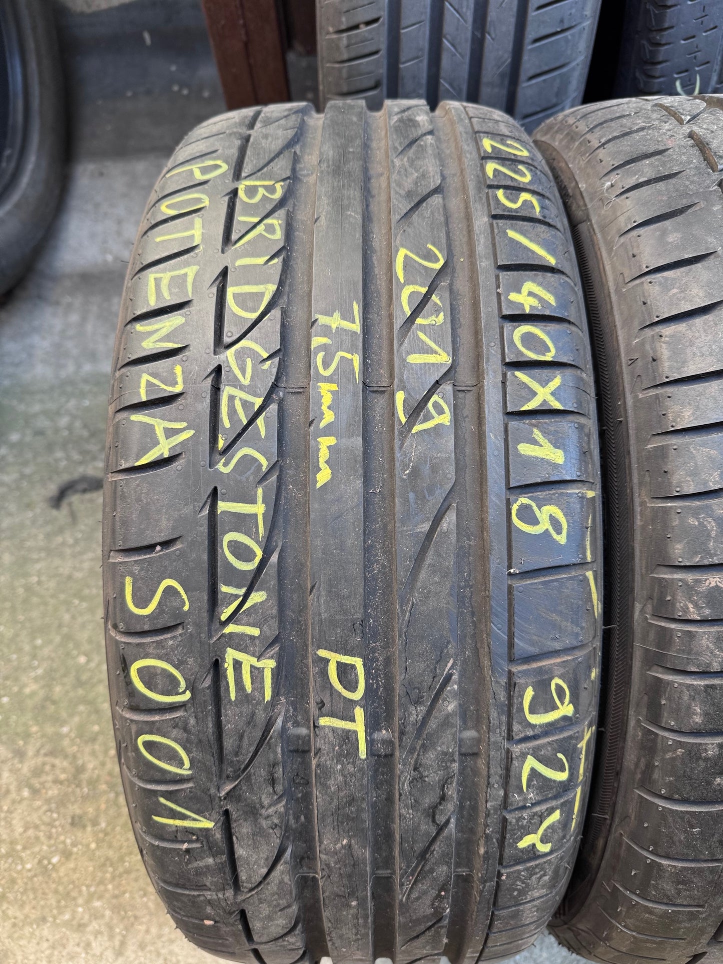 225/40R18 Bridgestone nyári gumi eladó