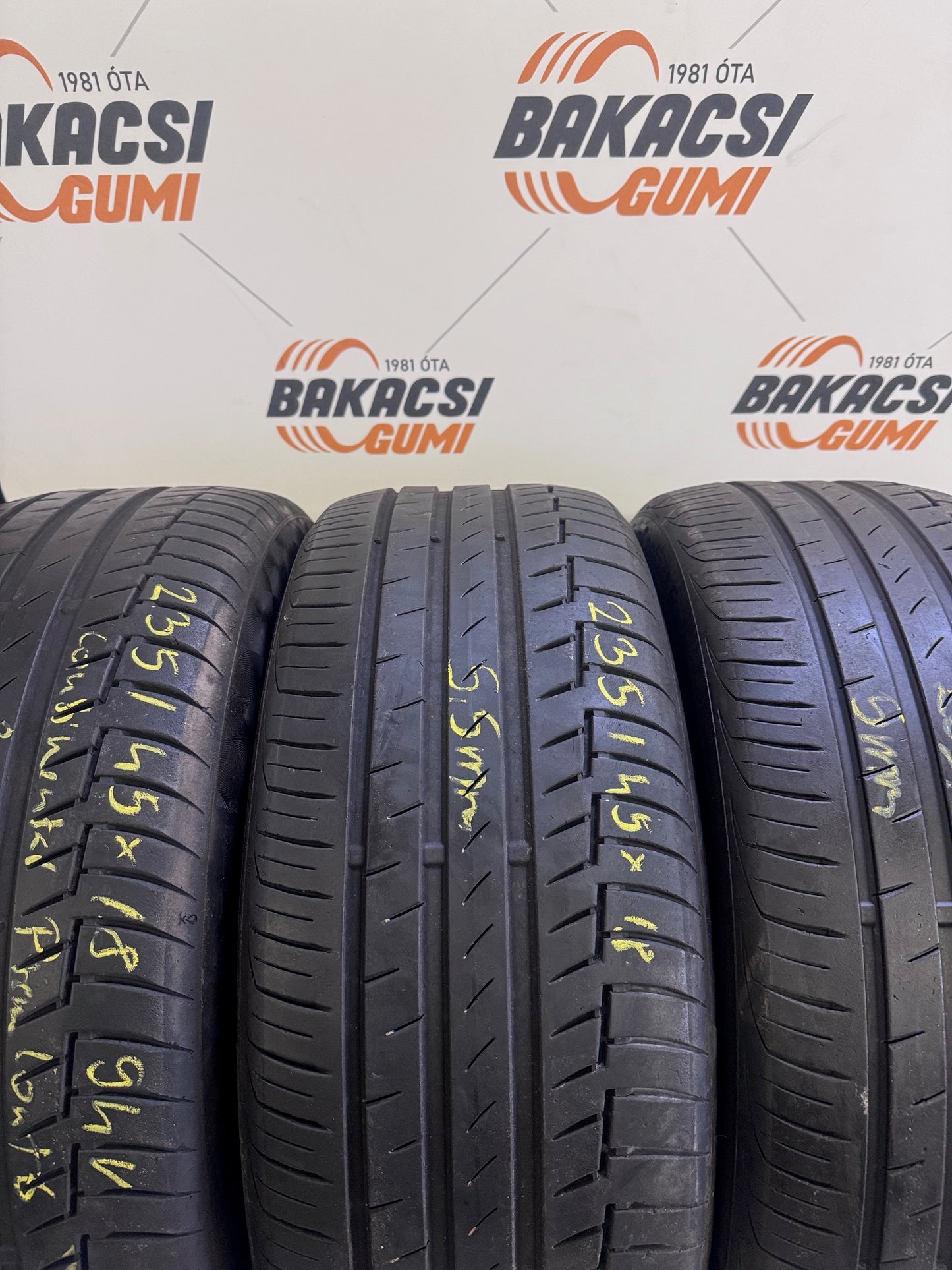235/45R18 Continental nyári gumi