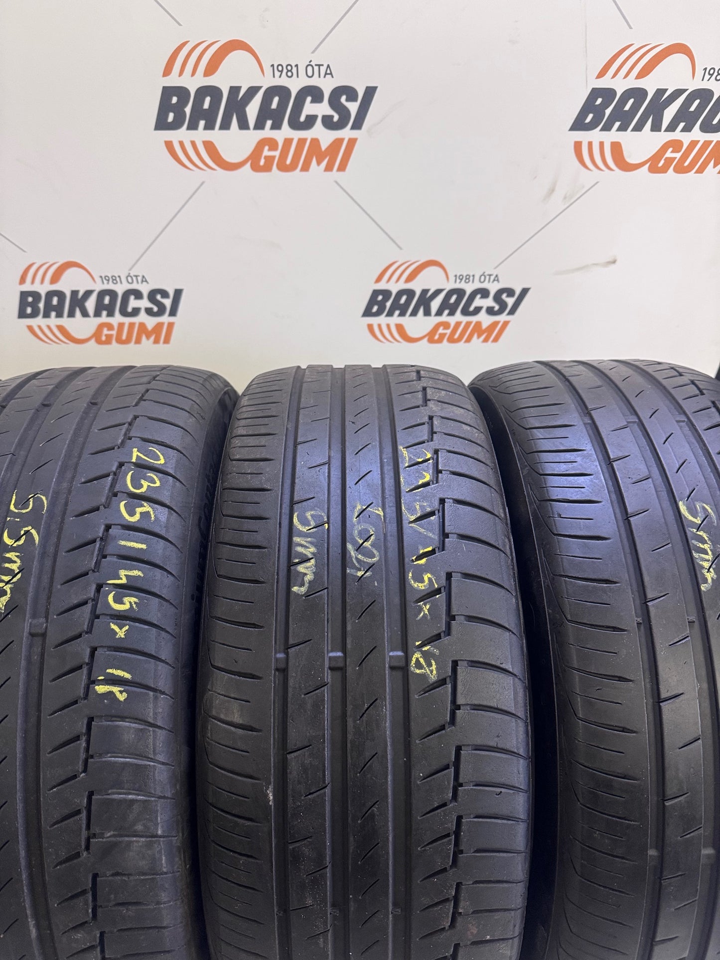 235/45R18 Continental nyári gumi