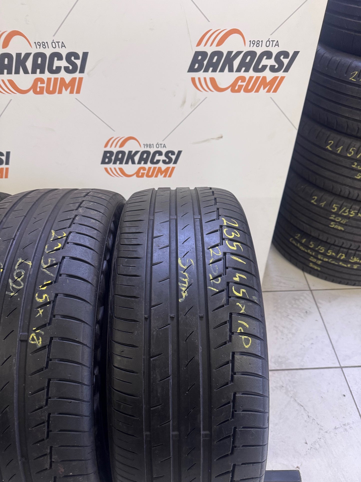 235/45R18 Continental nyári gumi