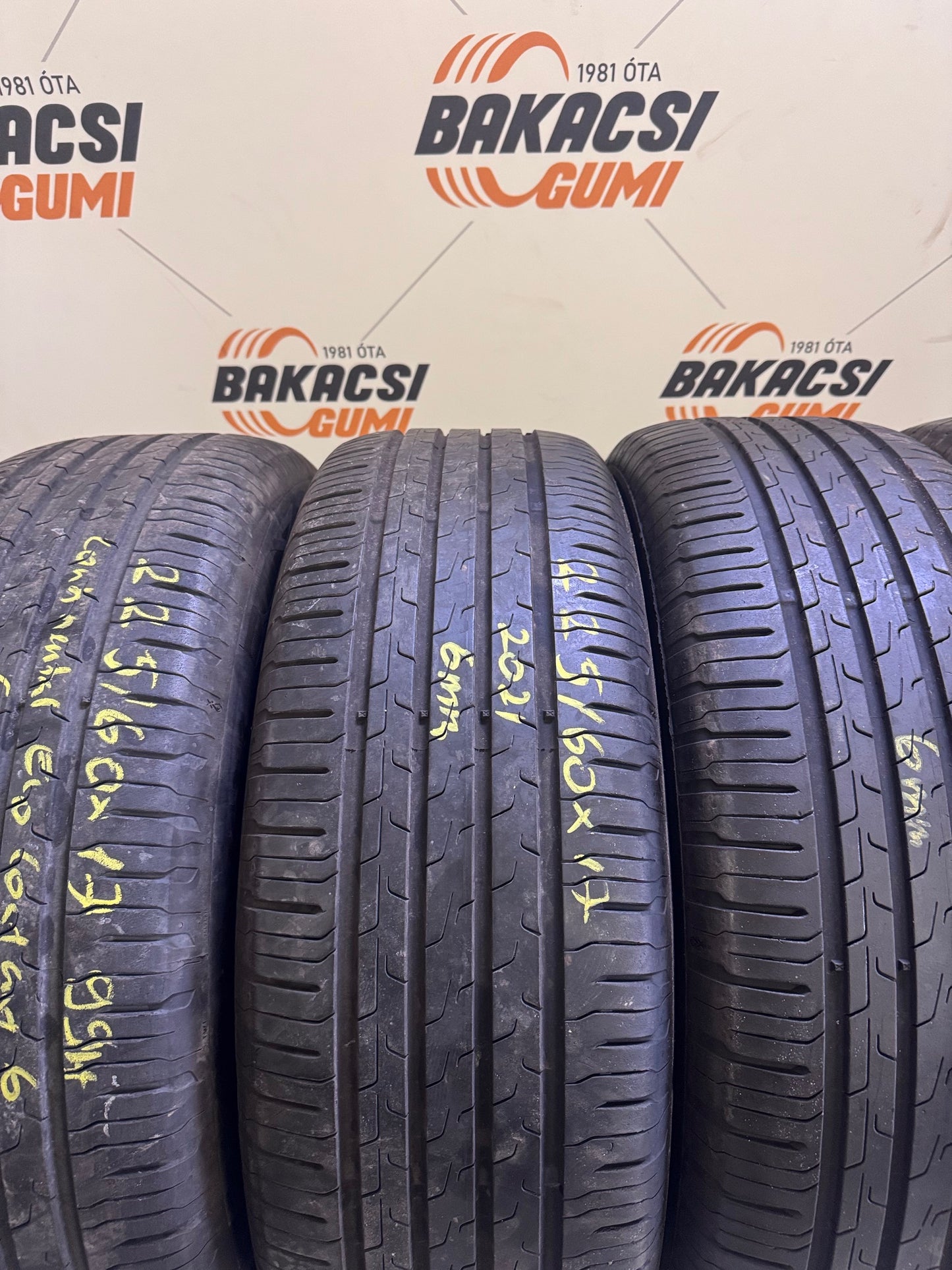 225/60R17 Continental nyári gumi eladó