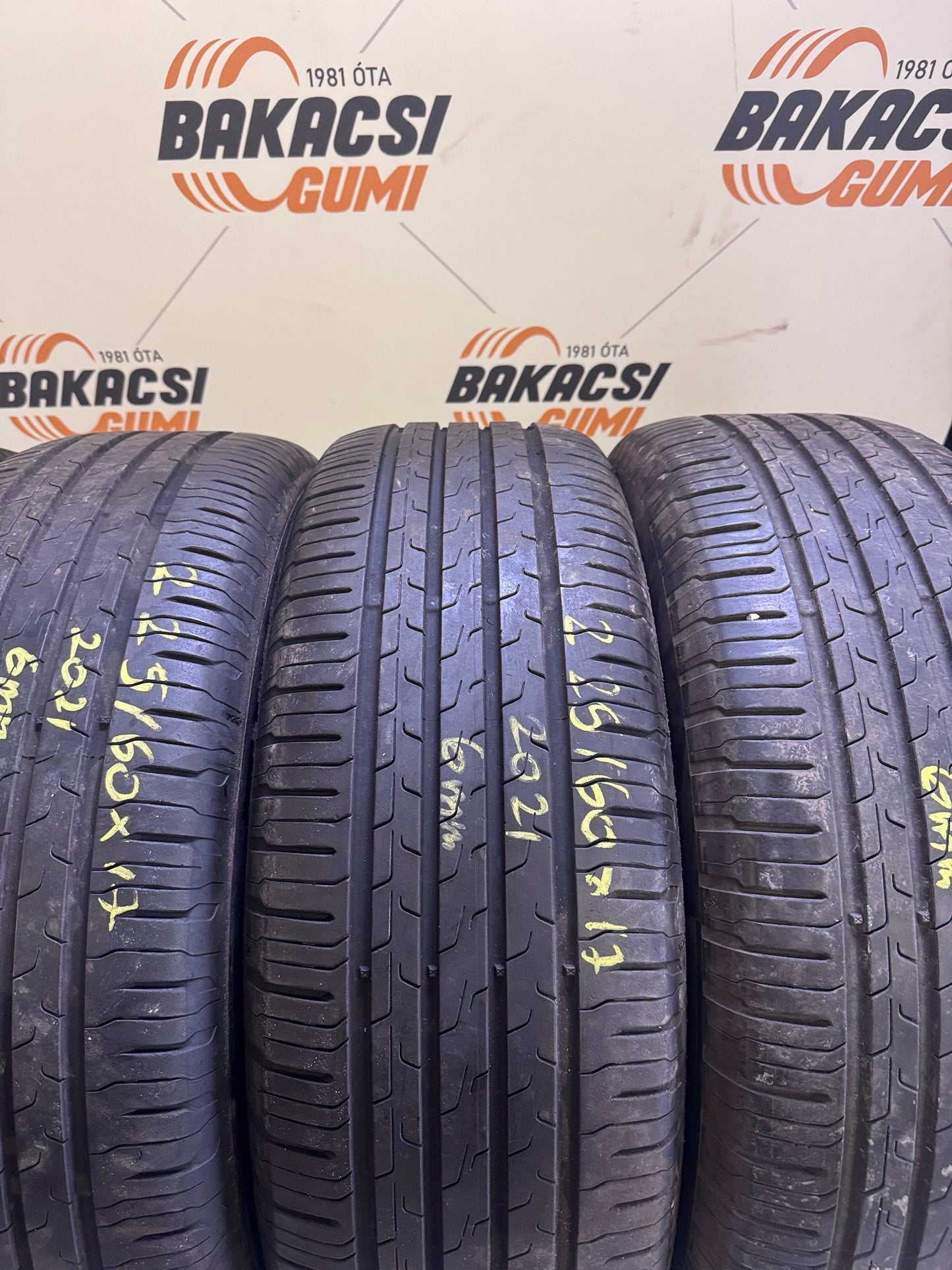 225/60R17 Continental nyári gumi eladó