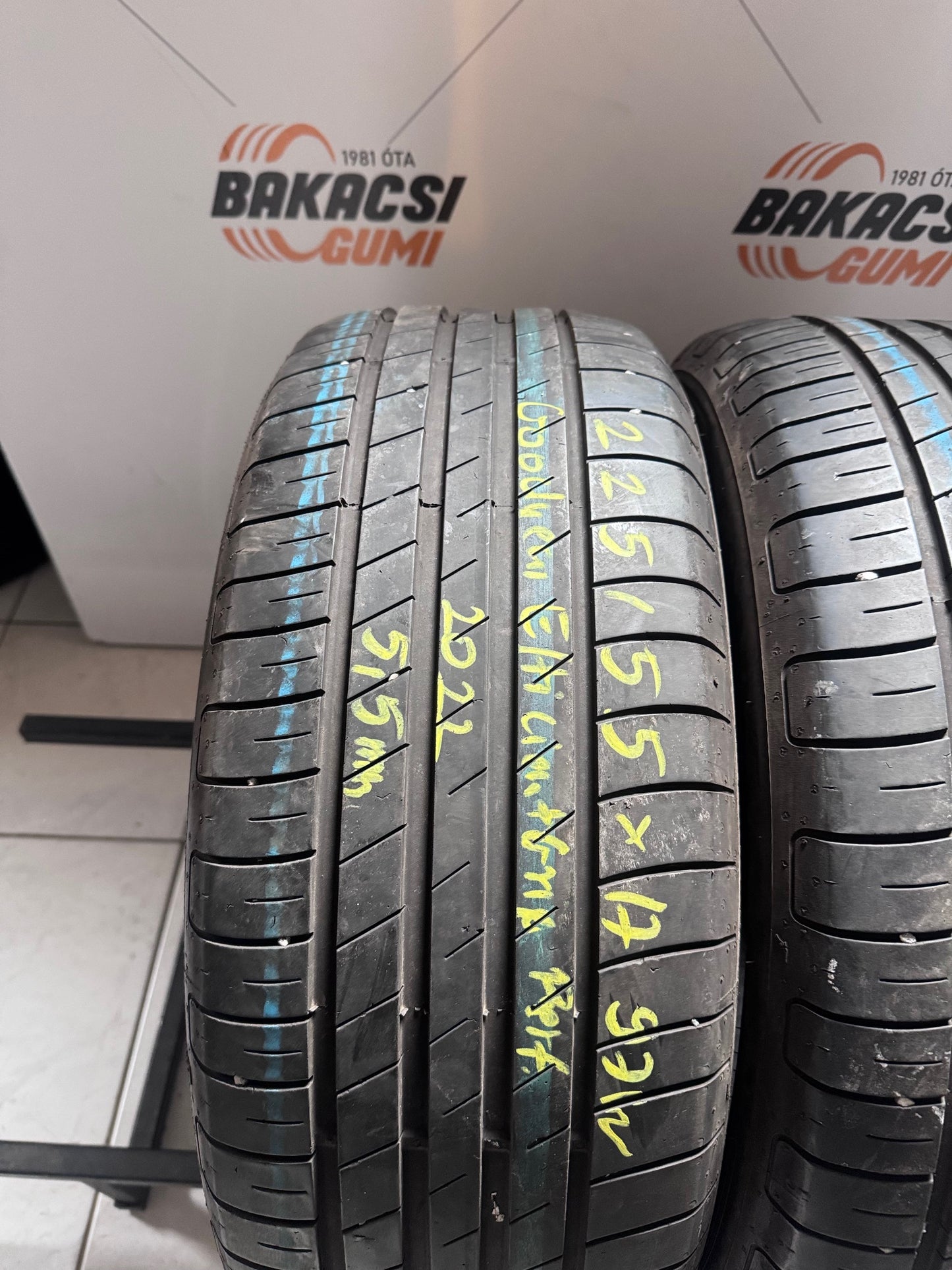 225/55R17 Goodyear nyári gumi eladó