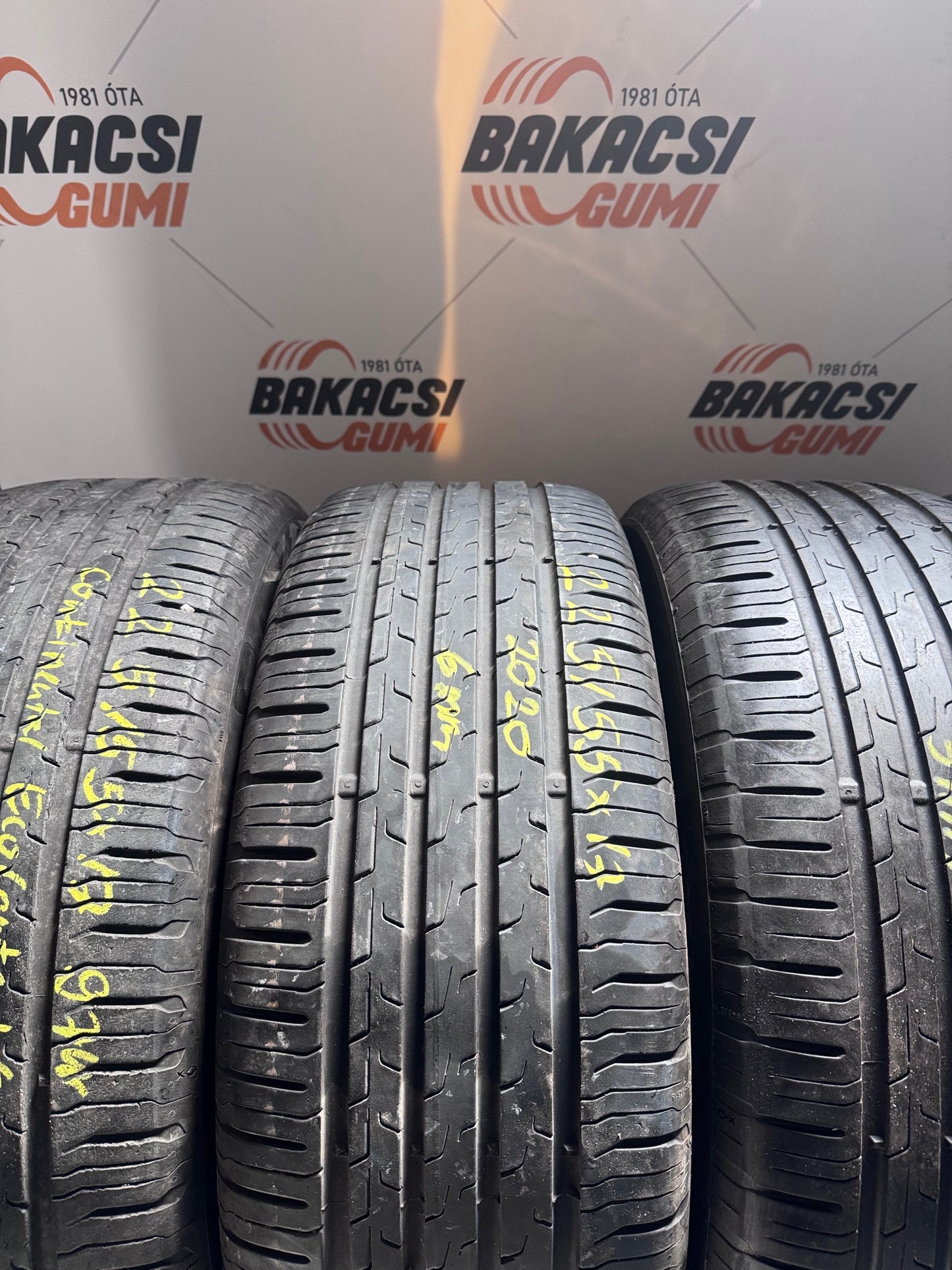 225/55R17 Continental nyári gumi eladó